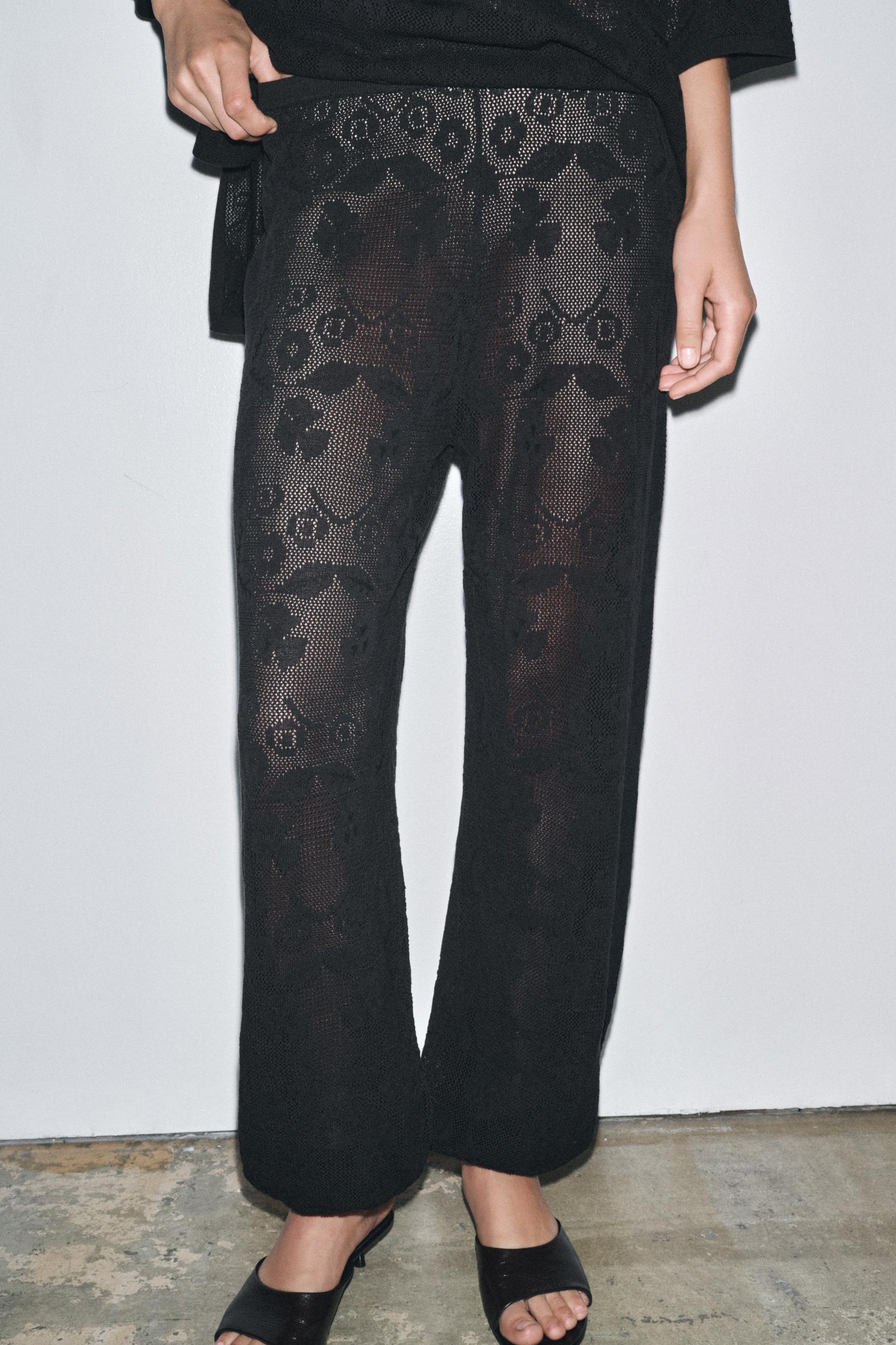 FLORAL STRUCTURE KNIT TROUSERS - Image 4