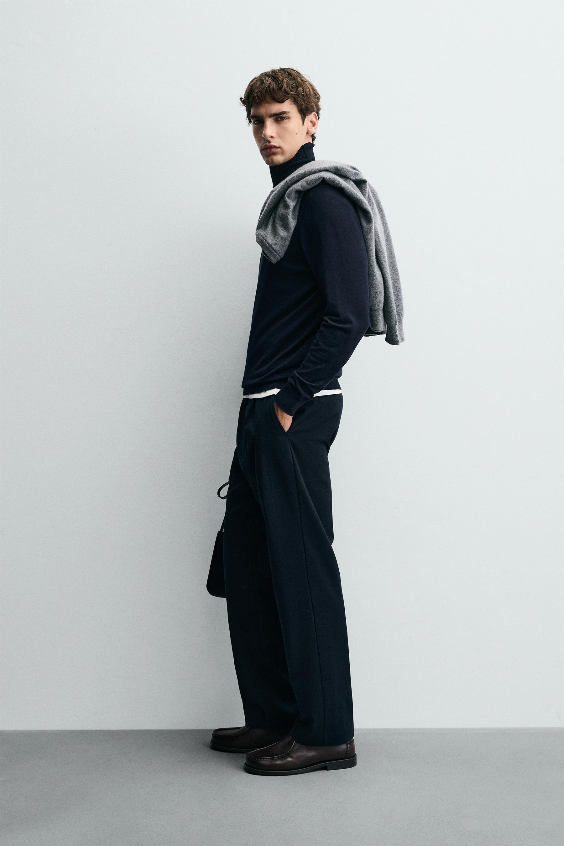 BASIC HIGH NECK SWEATER - Image 4