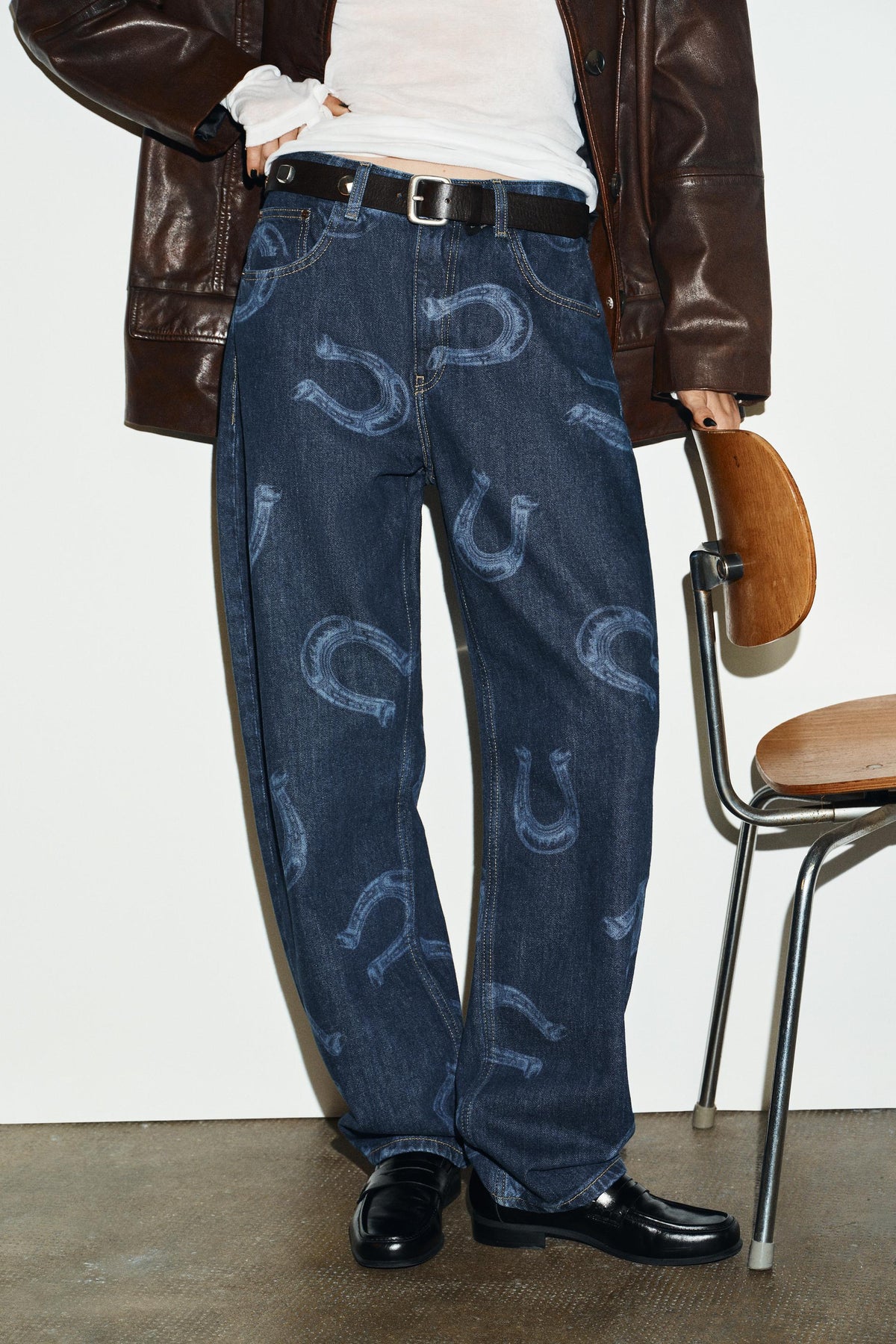 High-waist barrel jeans