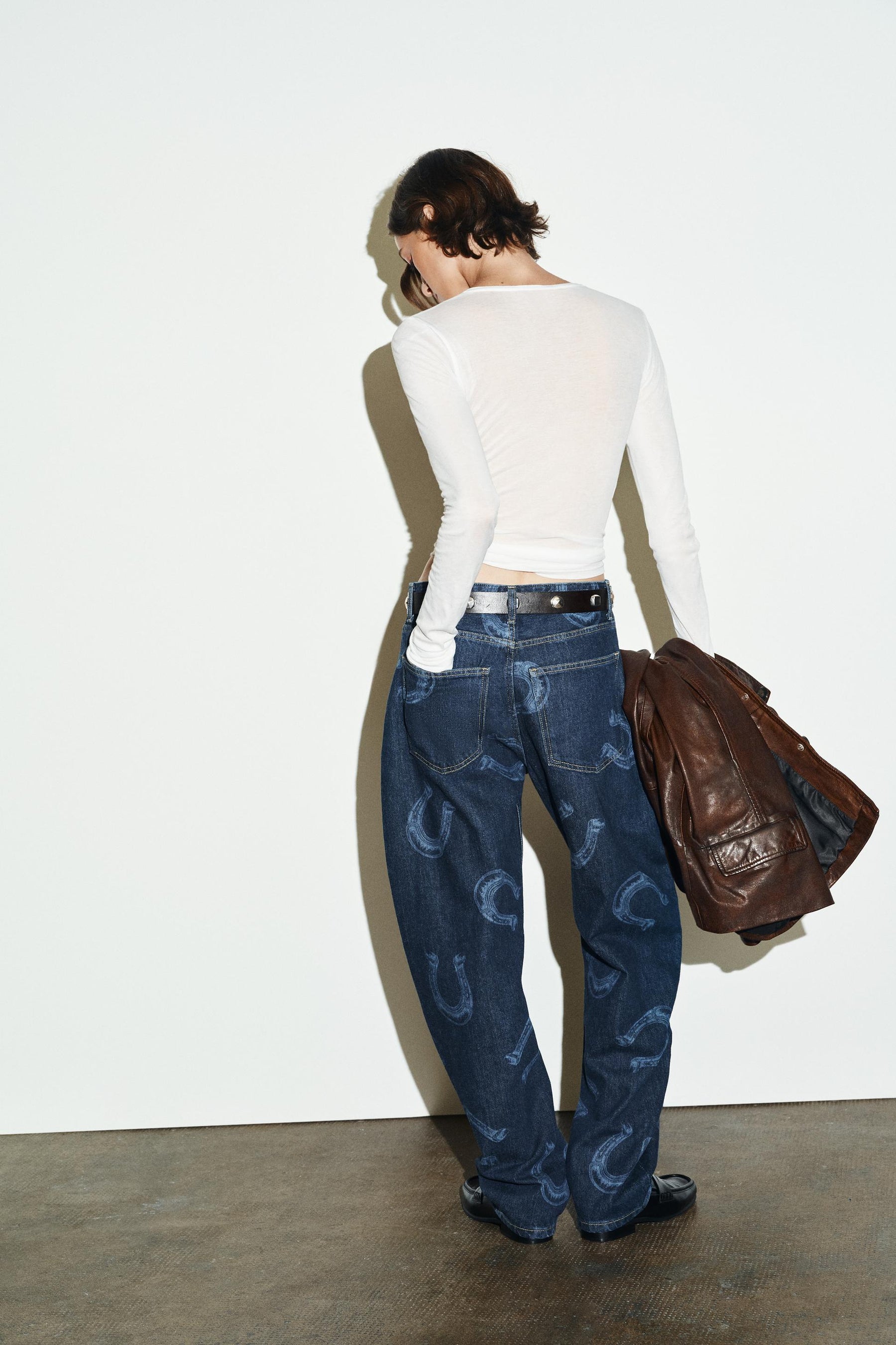 High-waist barrel jeans