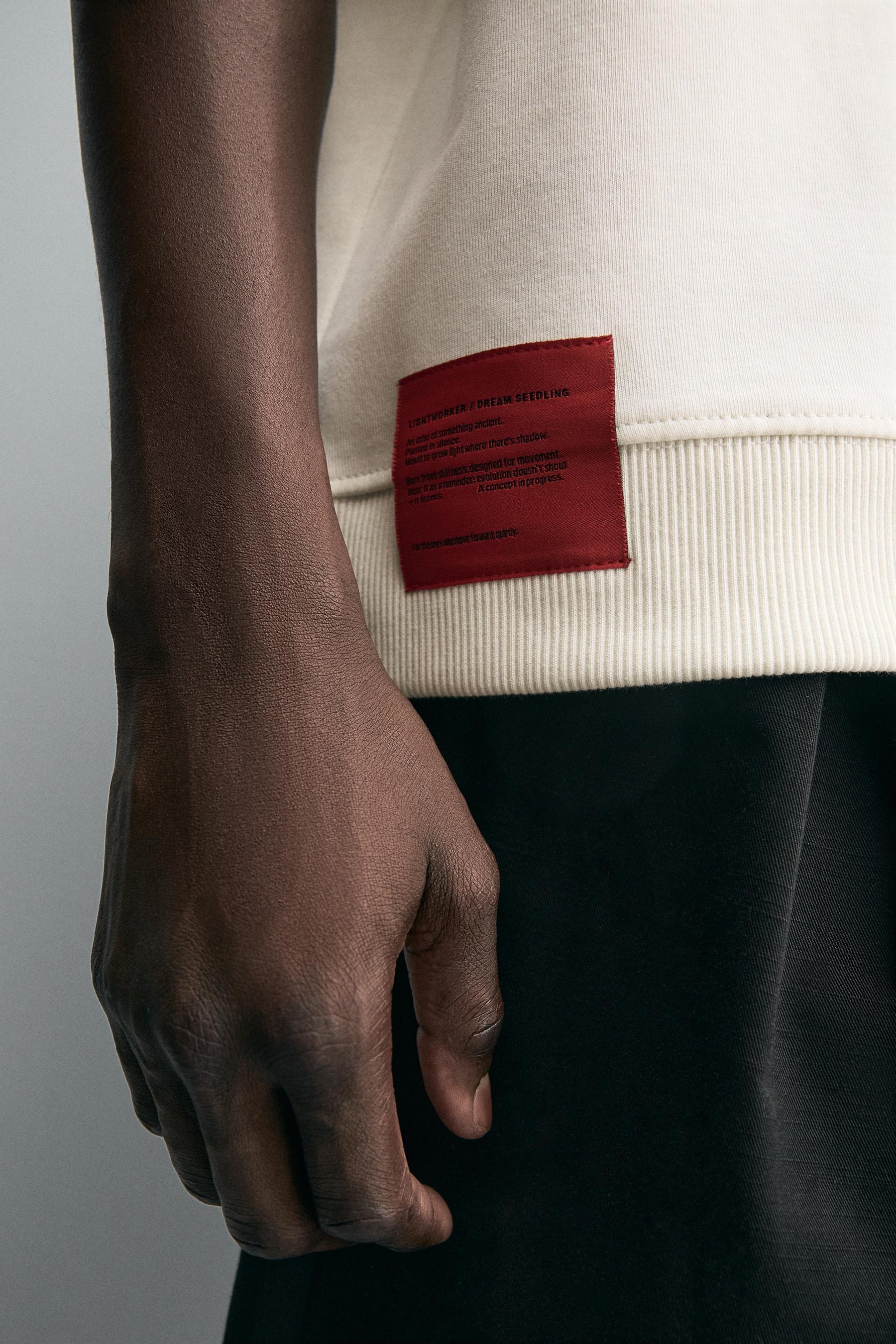 INTERLOCK TECHNICAL LABEL SWEATSHIRT - Image 6