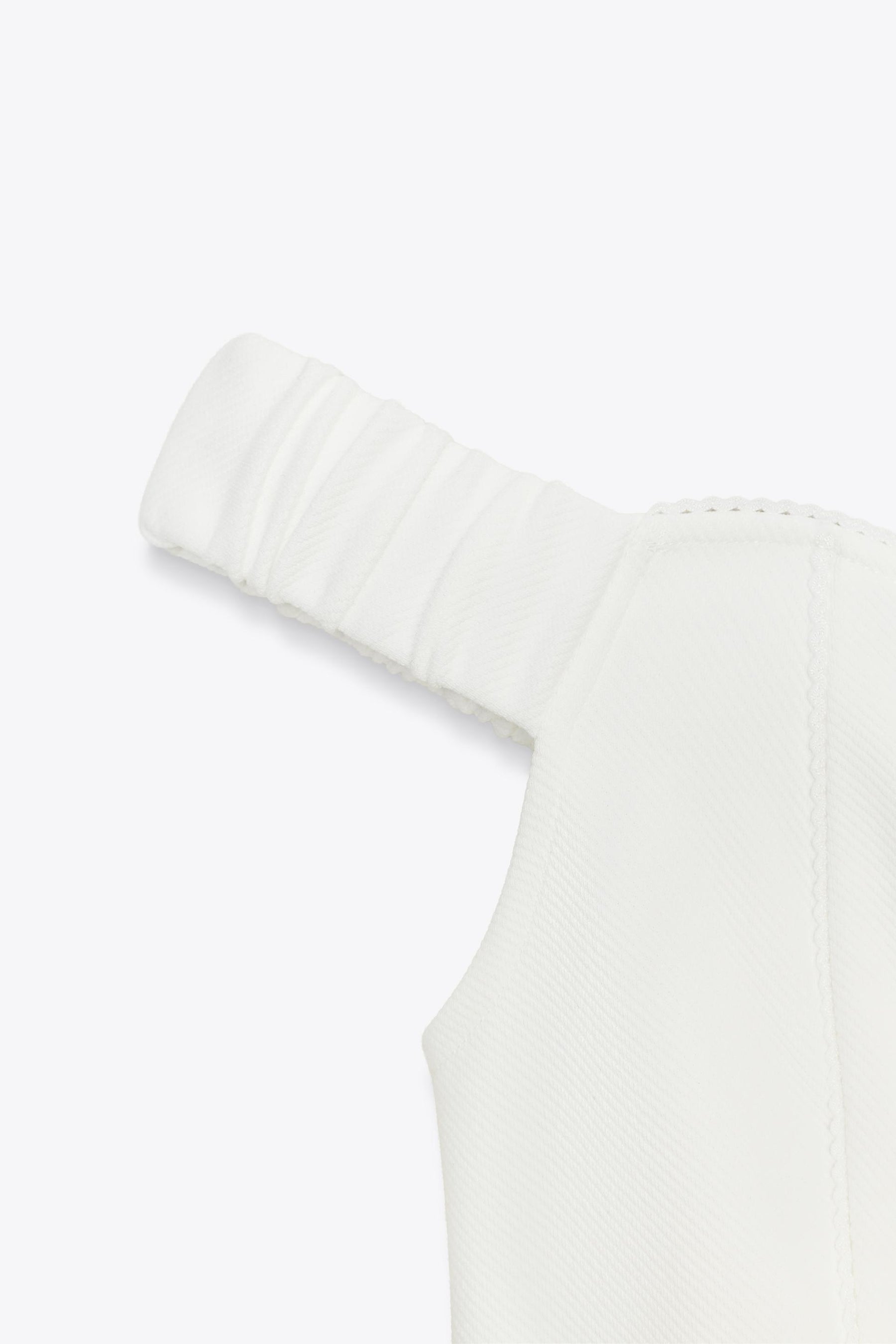 TWILL BODY WITH TRIMS