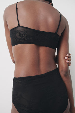 LACE BODY SHAPE BRALETTE