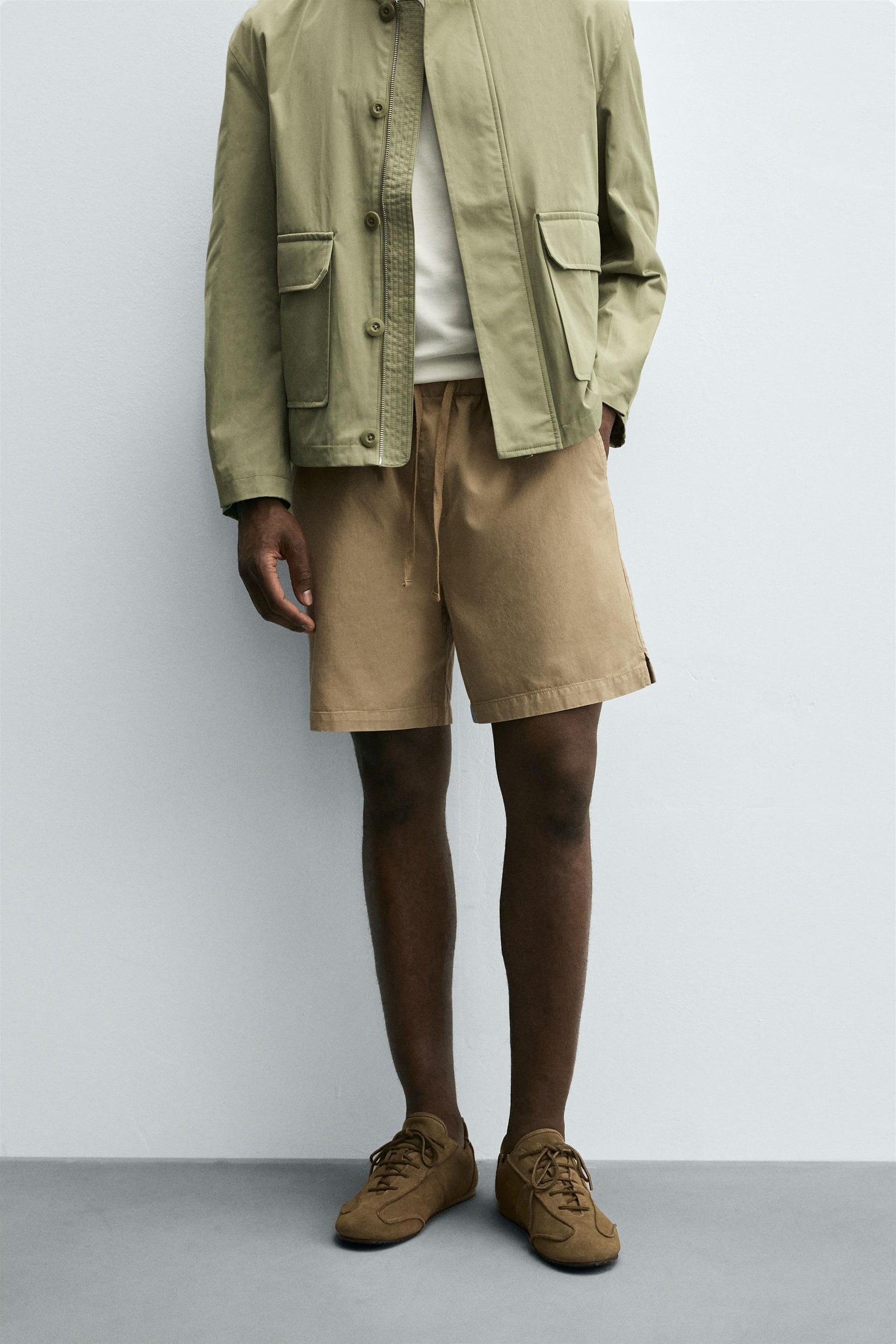 LYOCELL-COTTON RELAXED FIT BERMUDA SHORTS - Image 2