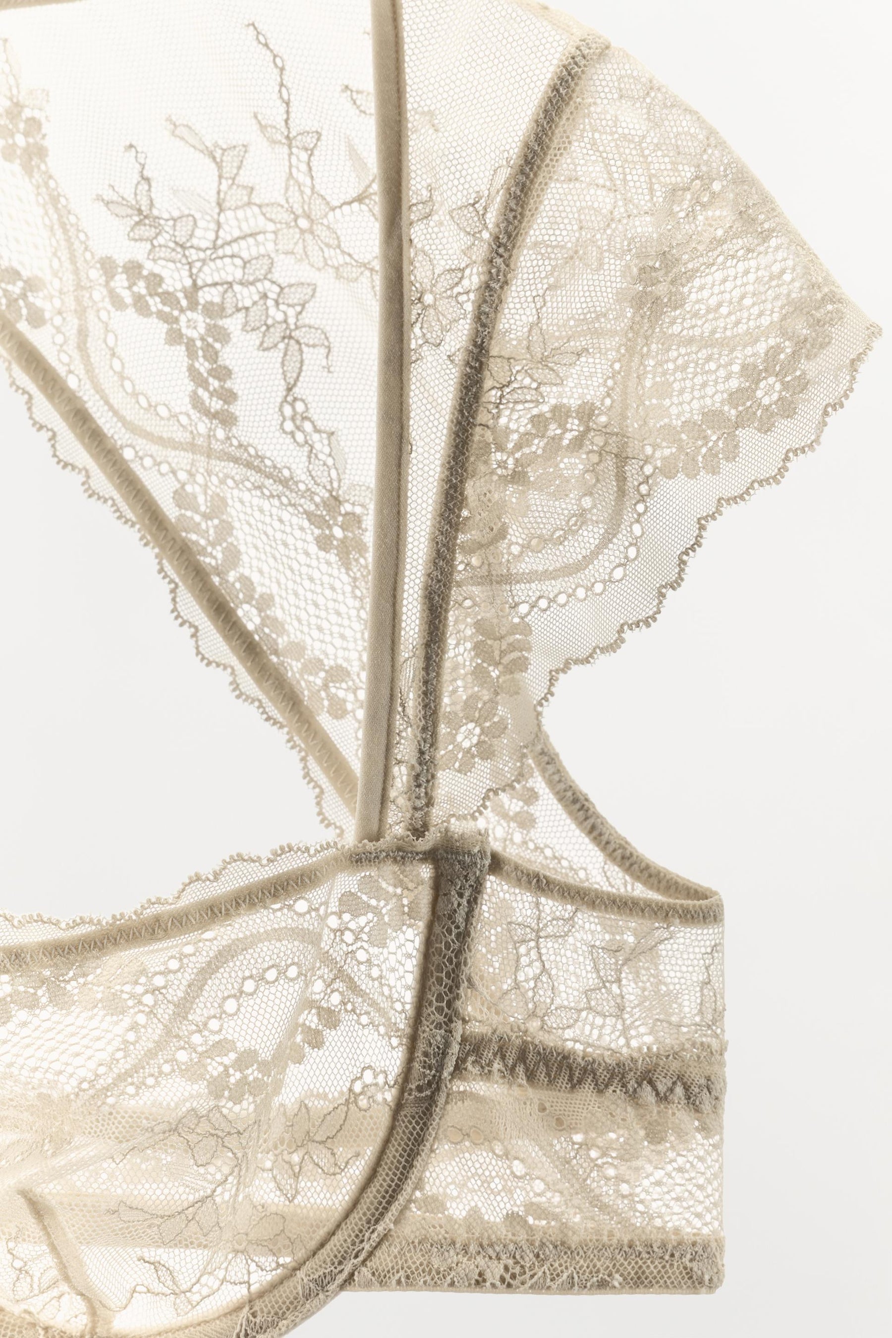 LACE UNDERWIRED BRALETTE