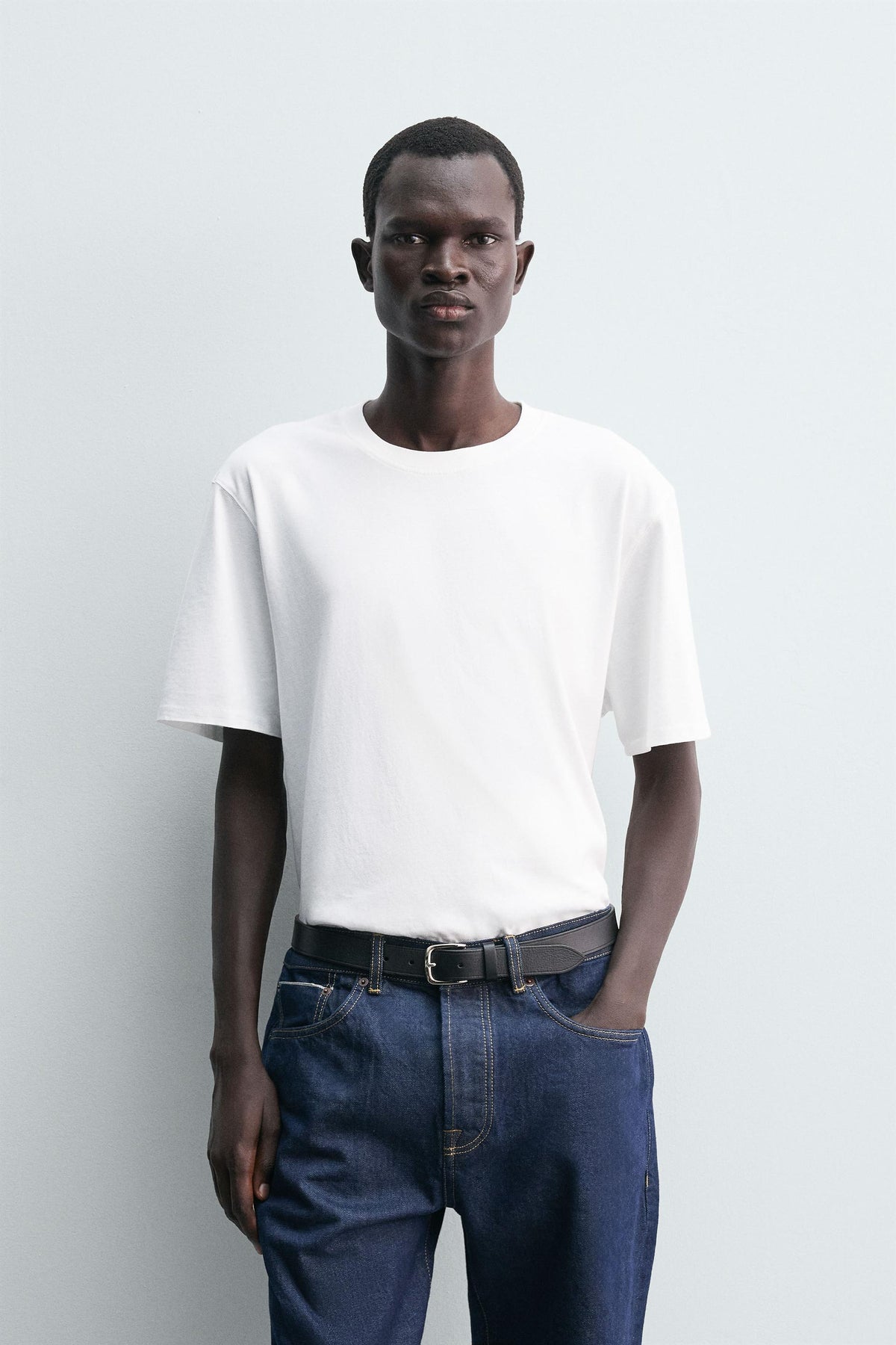 MEDIUM WEIGHT SHORT SLEEVE T-SHIRT - Image 2