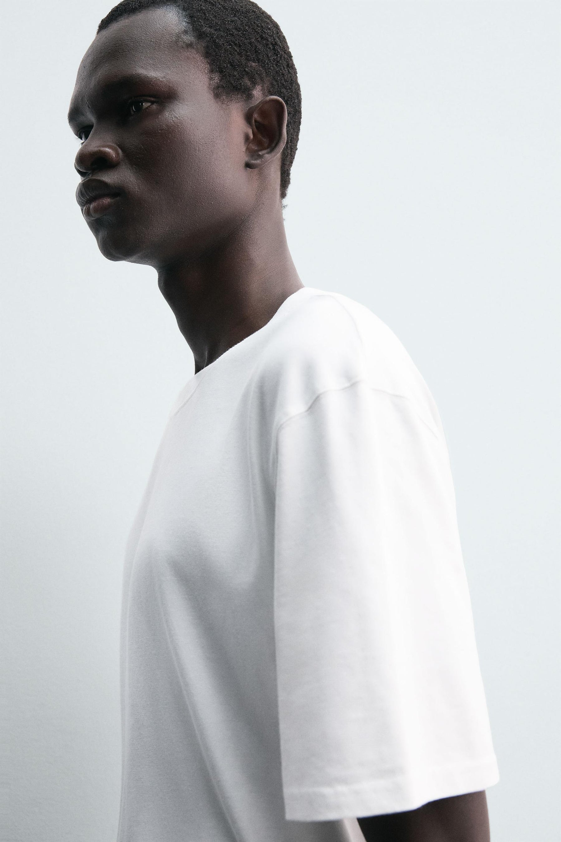 MEDIUM WEIGHT SHORT SLEEVE T-SHIRT - Image 7