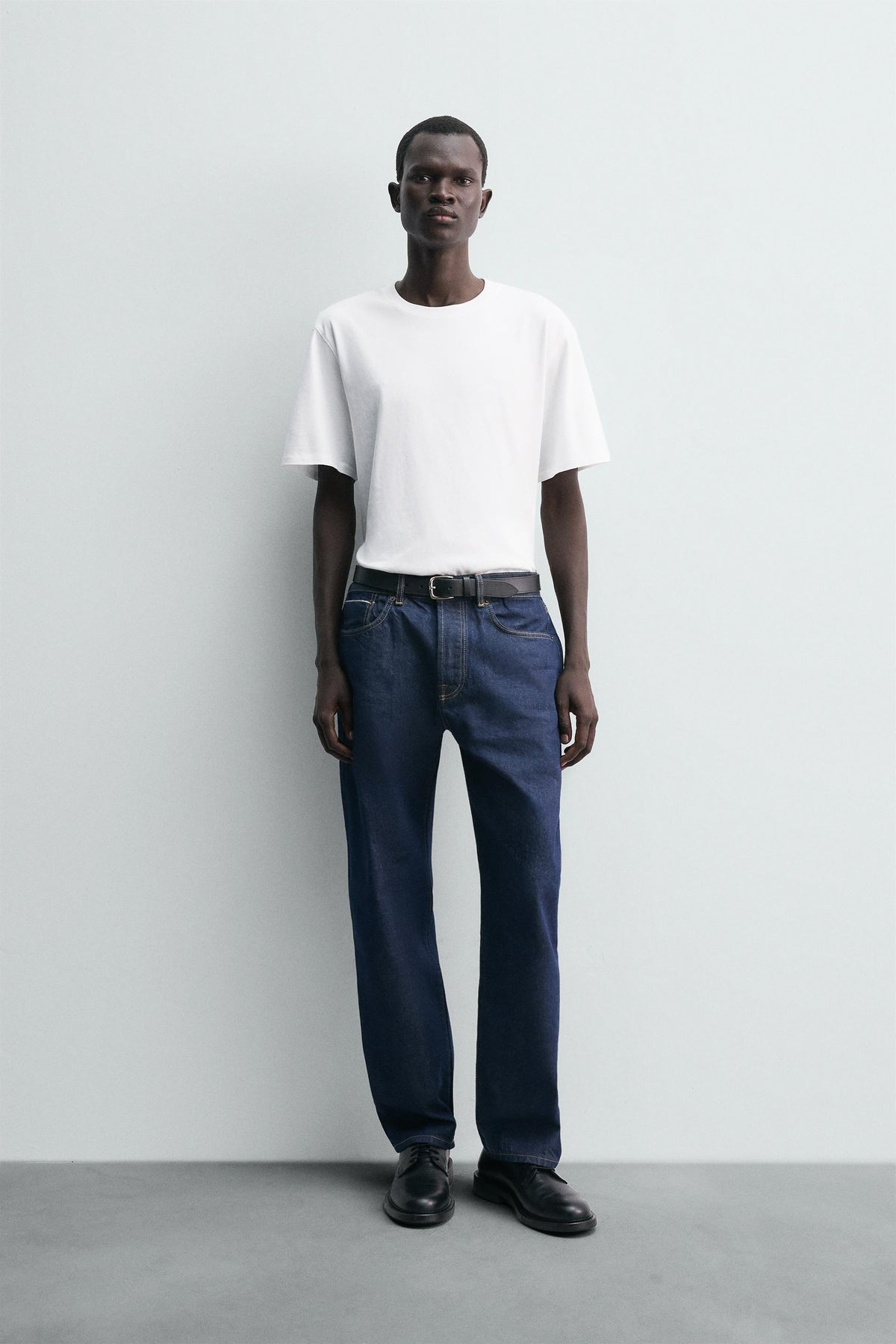 MEDIUM WEIGHT SHORT SLEEVE T-SHIRT - Image 1