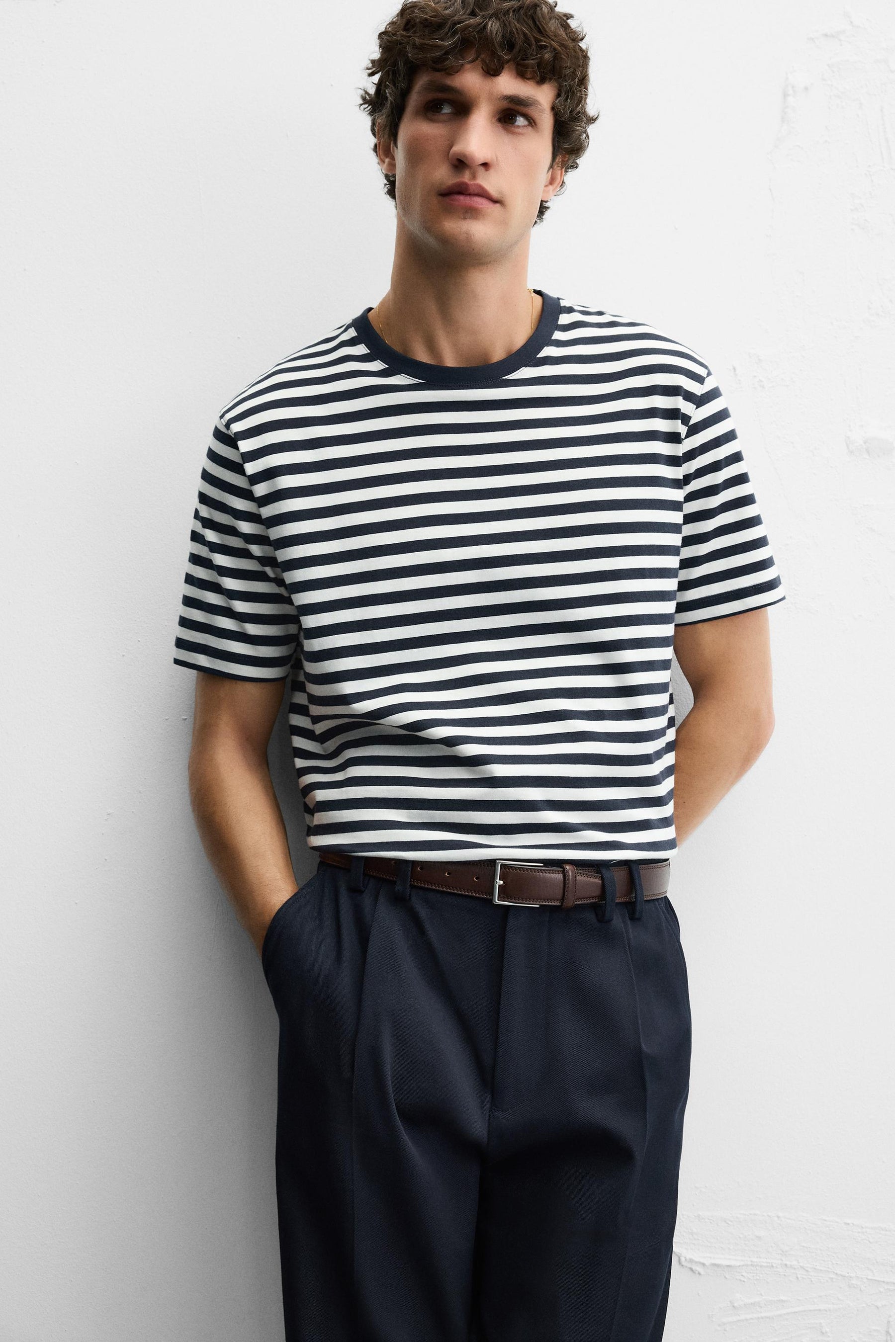 BASIC MEDIUM WEIGHT T-SHIRT - Image 5