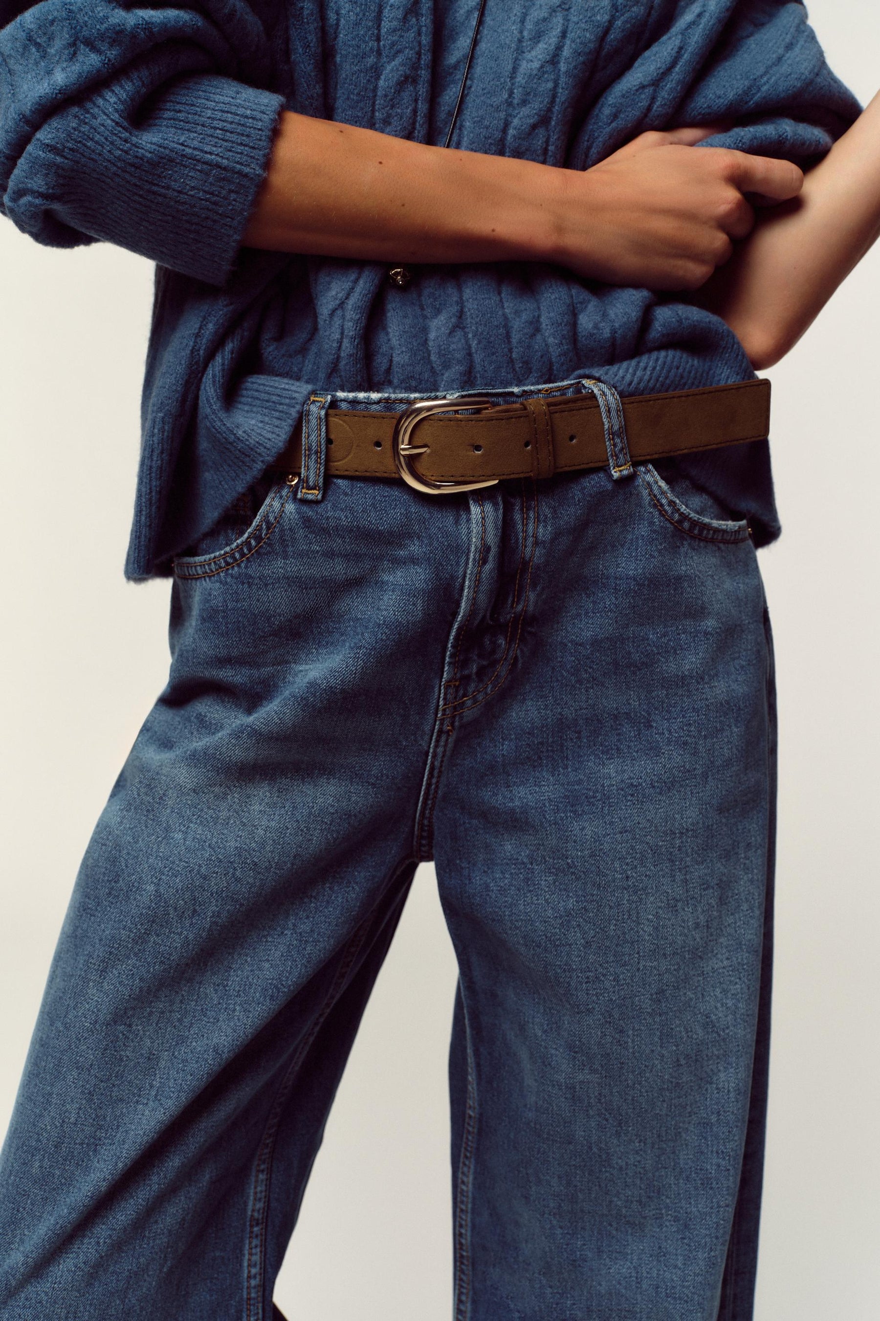 Wide-Leg Cropped High-Waist Jeans