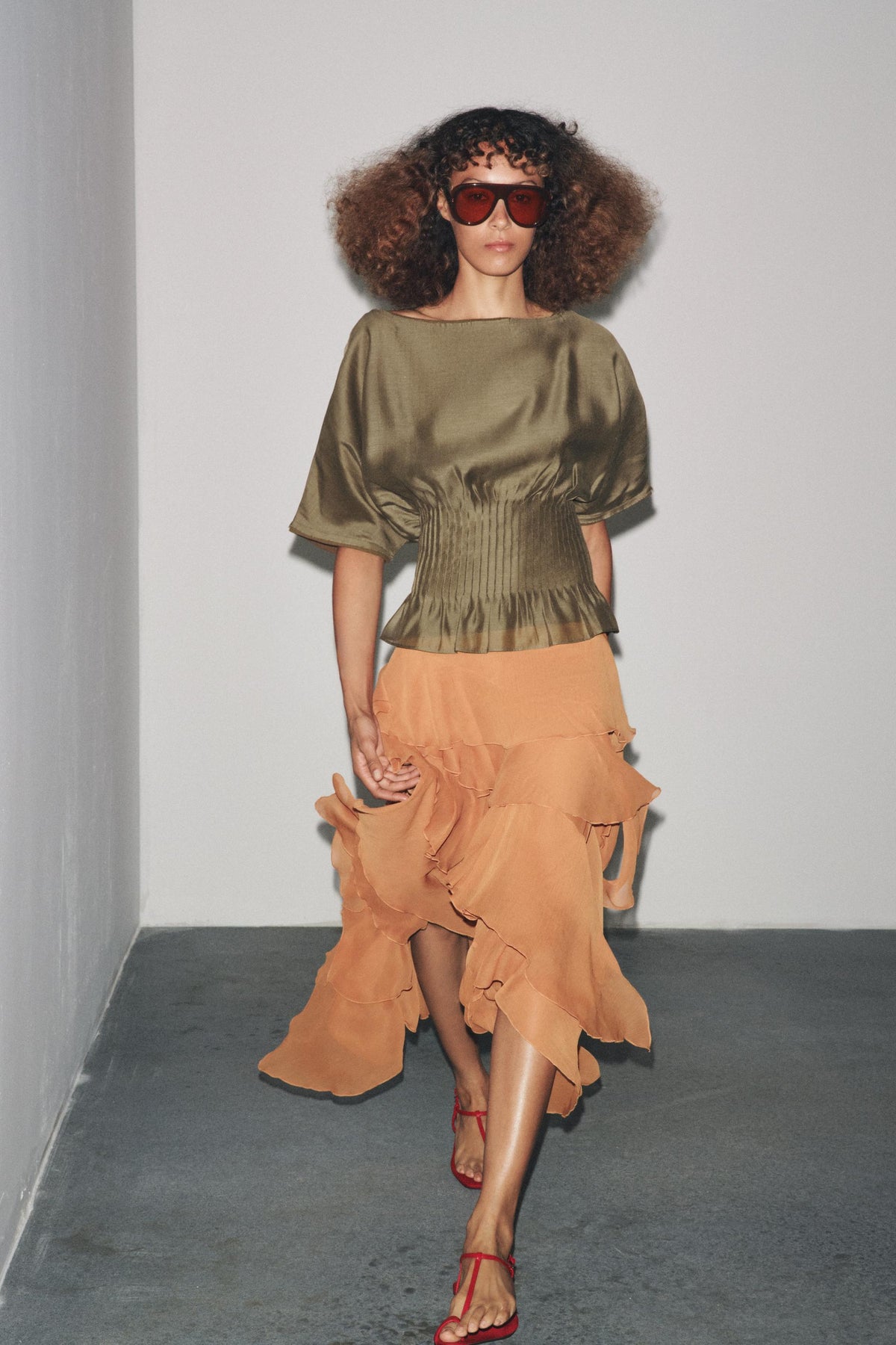 PLEATED WAIST COMBINED KNIT BLOUSE - Image 1