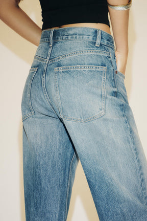 Wide-leg high-waist jeans