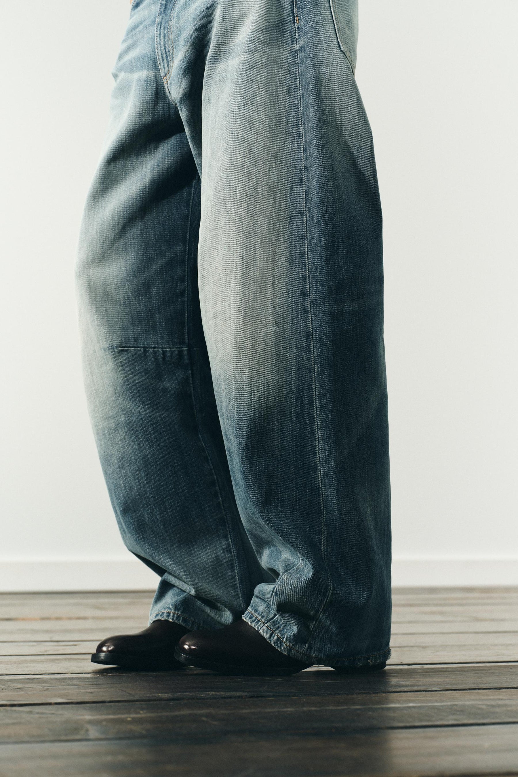 Mid-Waist Baggy Jeans