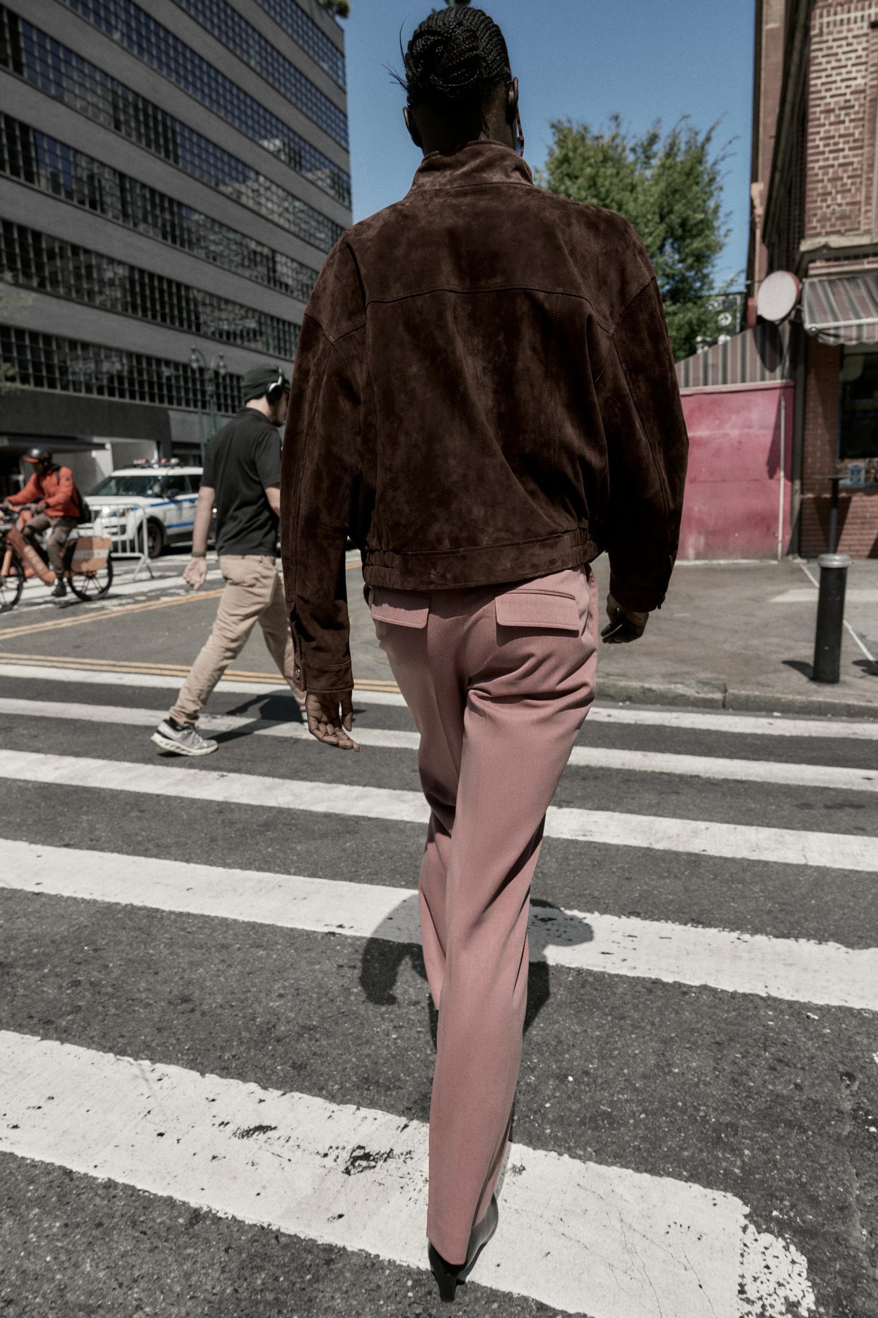 Straight-leg trousers with belt