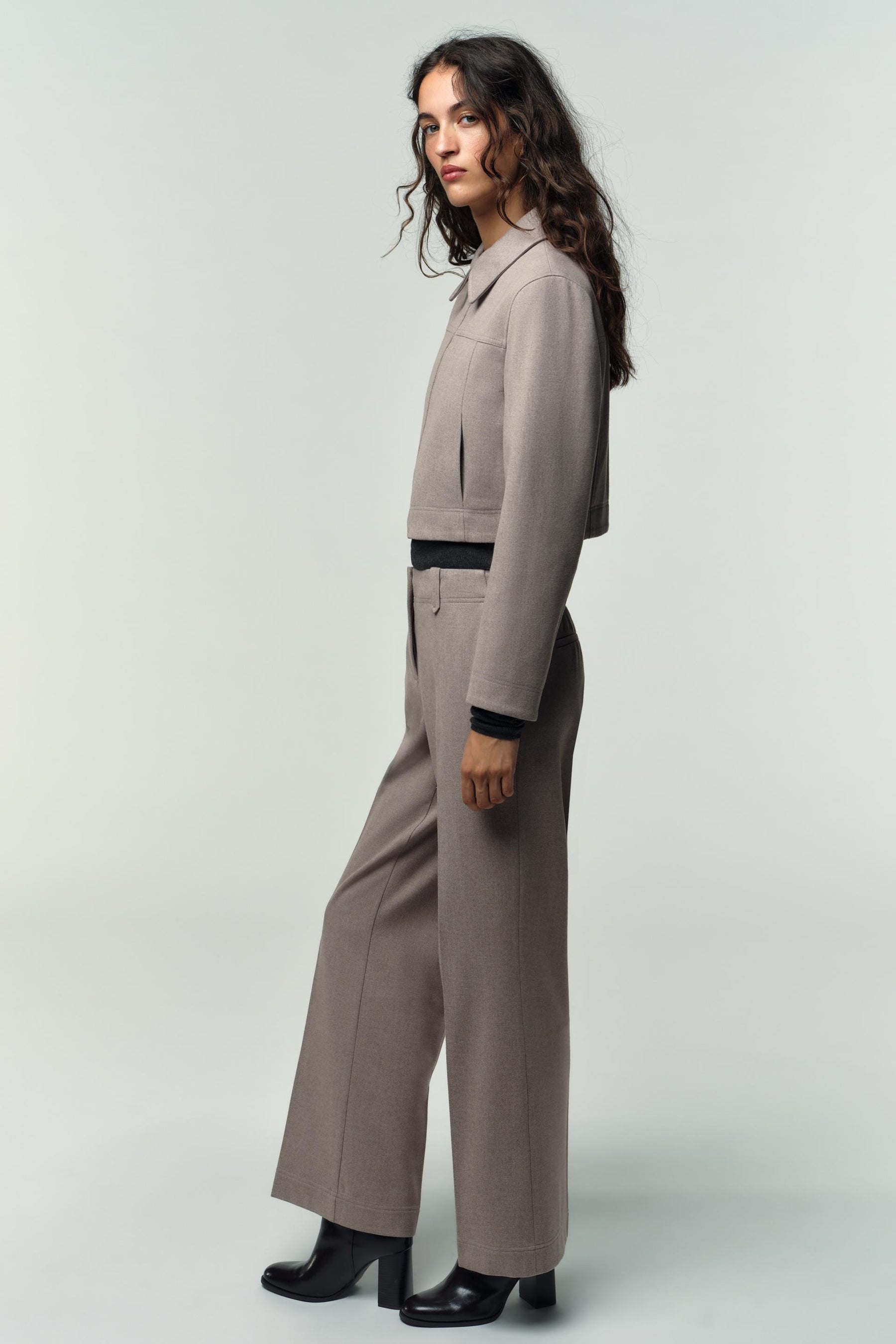 Straight-leg trousers
