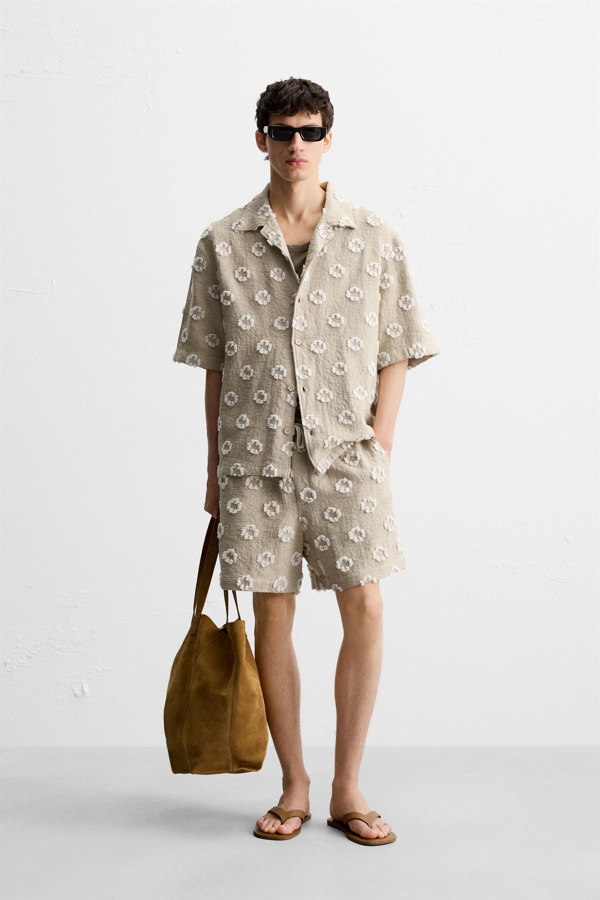 JACQUARD TEXTURED BERMUDA SHORTS - Image 1