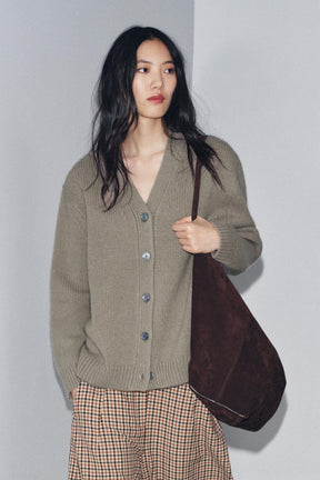 100% WOOL V-NECK CARDIGAN - Image 2