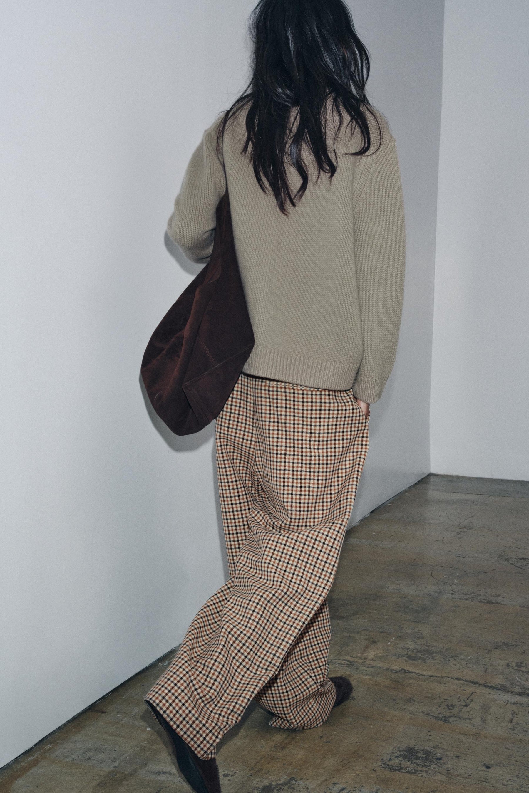 100% WOOL V-NECK CARDIGAN - Image 3