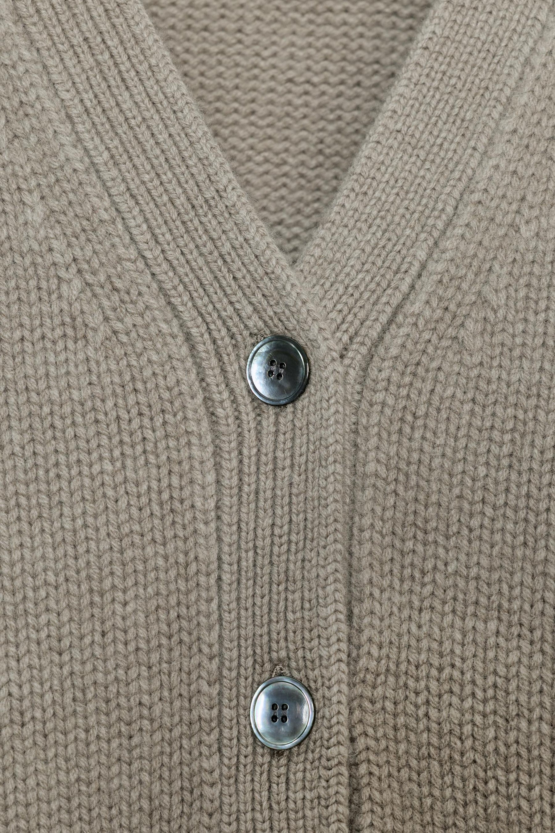 100% WOOL V-NECK CARDIGAN - Image 5