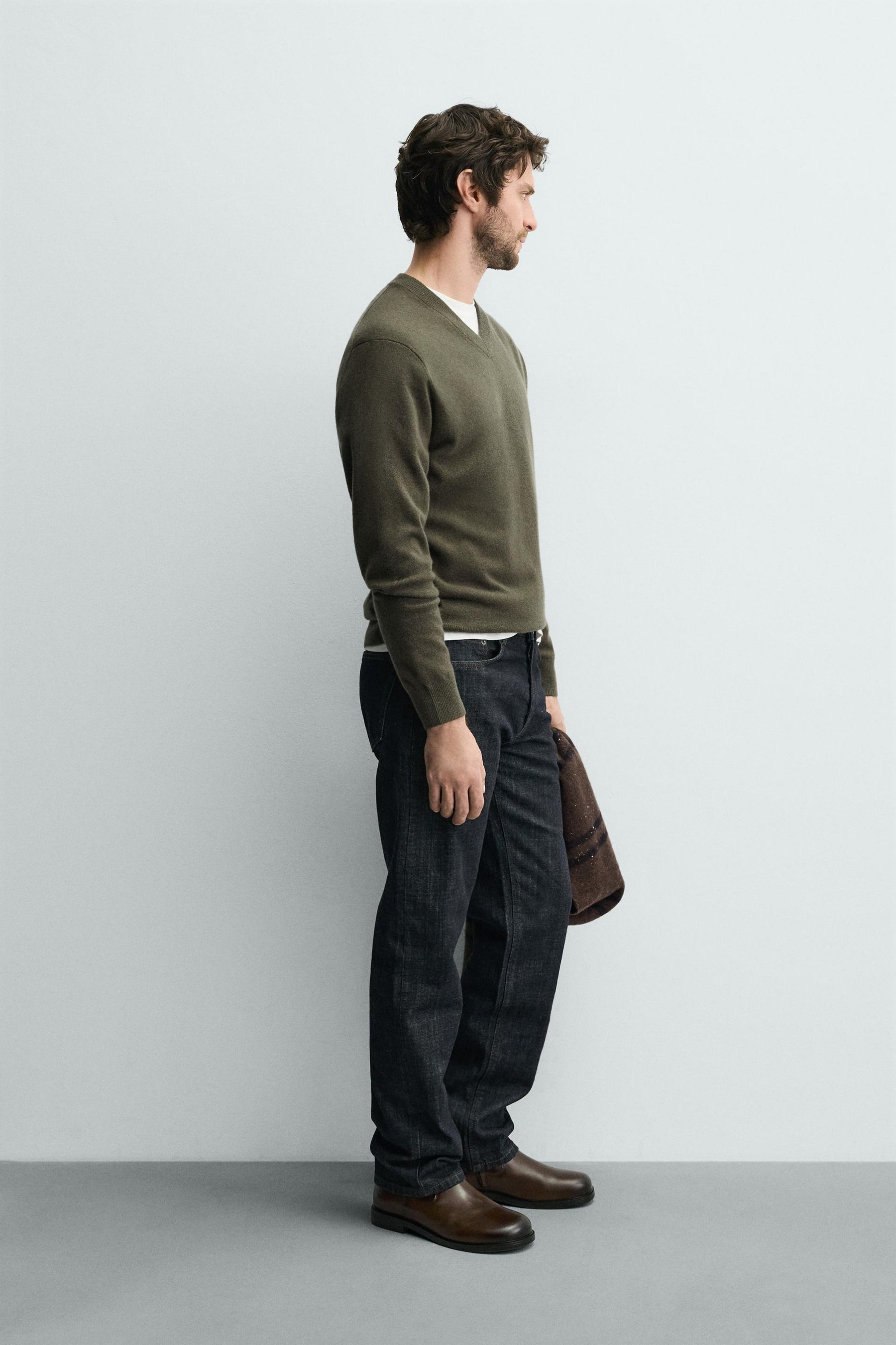 WOOL V-NECK JUMPER - Image 4