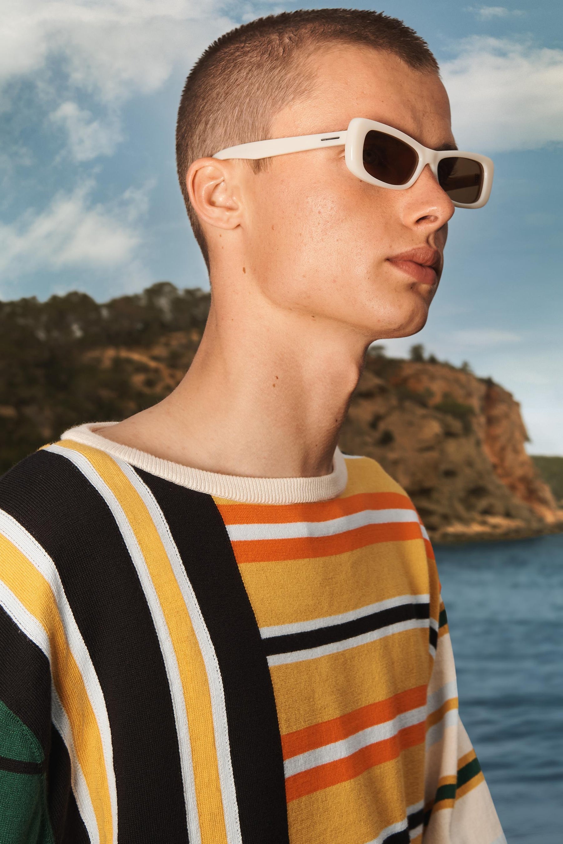 LIMITED EDITION CONTRAST STRIPED SWEATER - Image 3