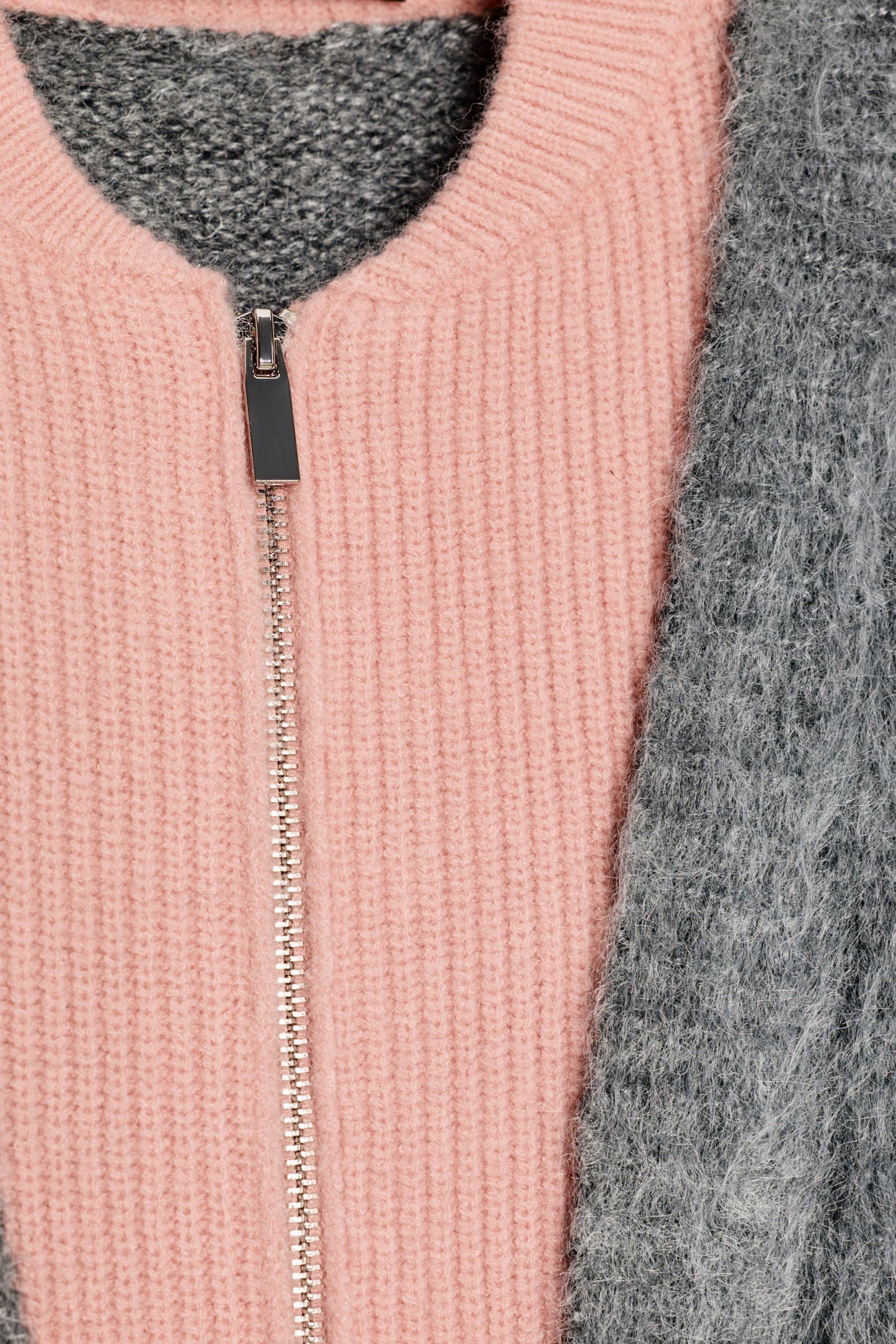 CHECKED KNIT CARDIGAN - Image 6