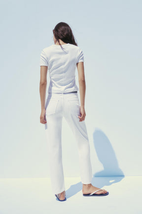 High-waist mom-fit jeans