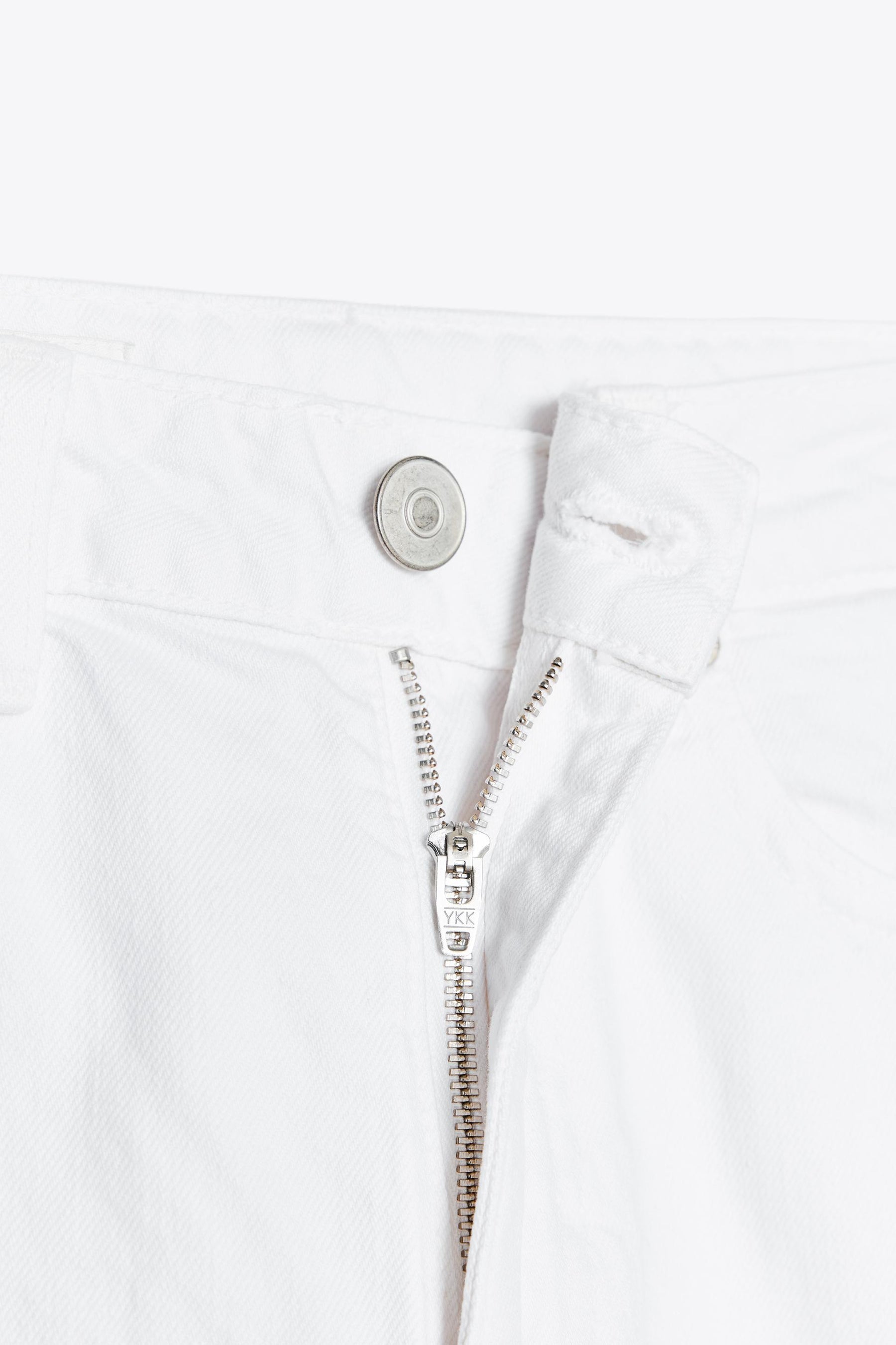 High-waist mom-fit jeans