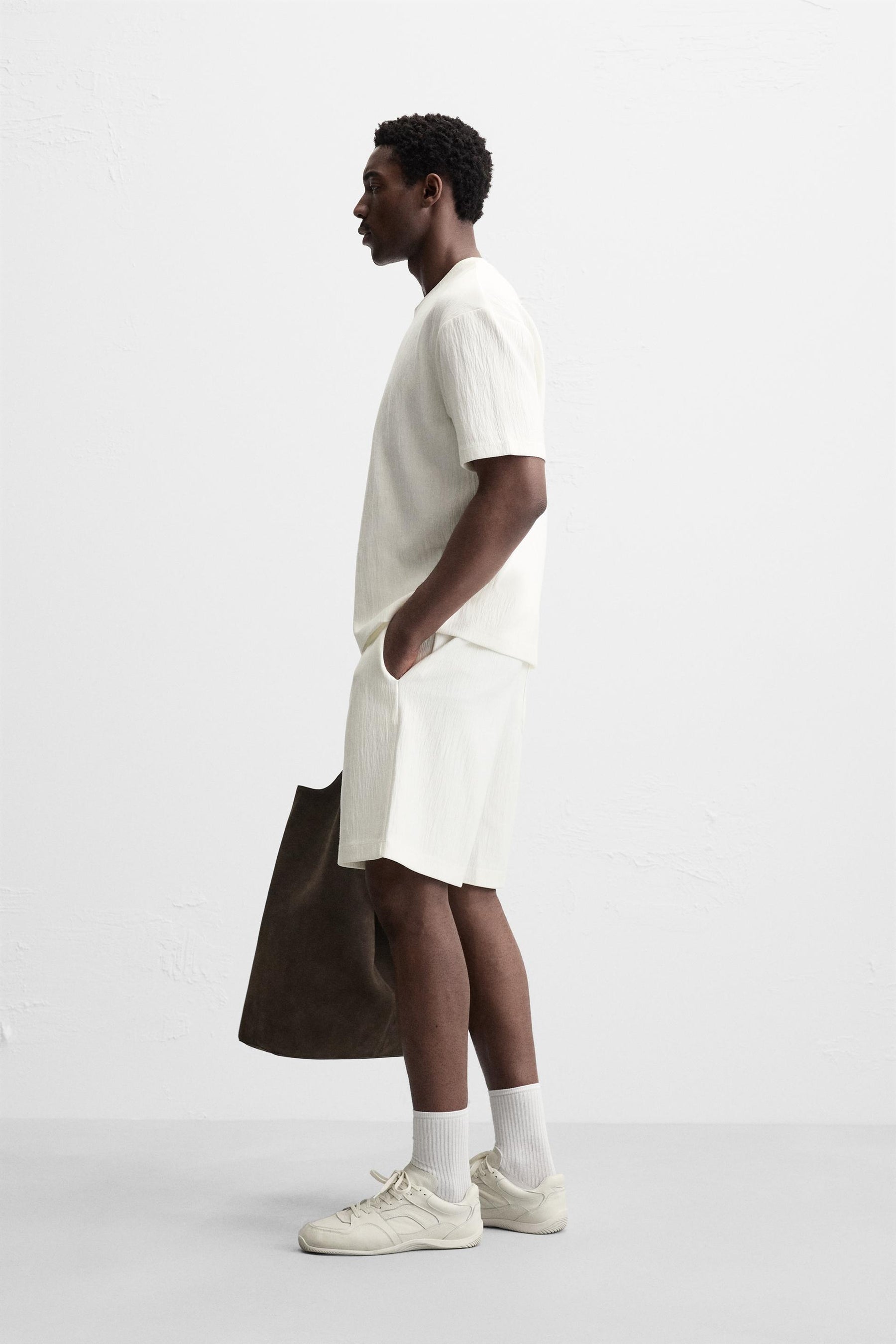 TEXTURED RELAXED FIT T-SHIRT - Image 4