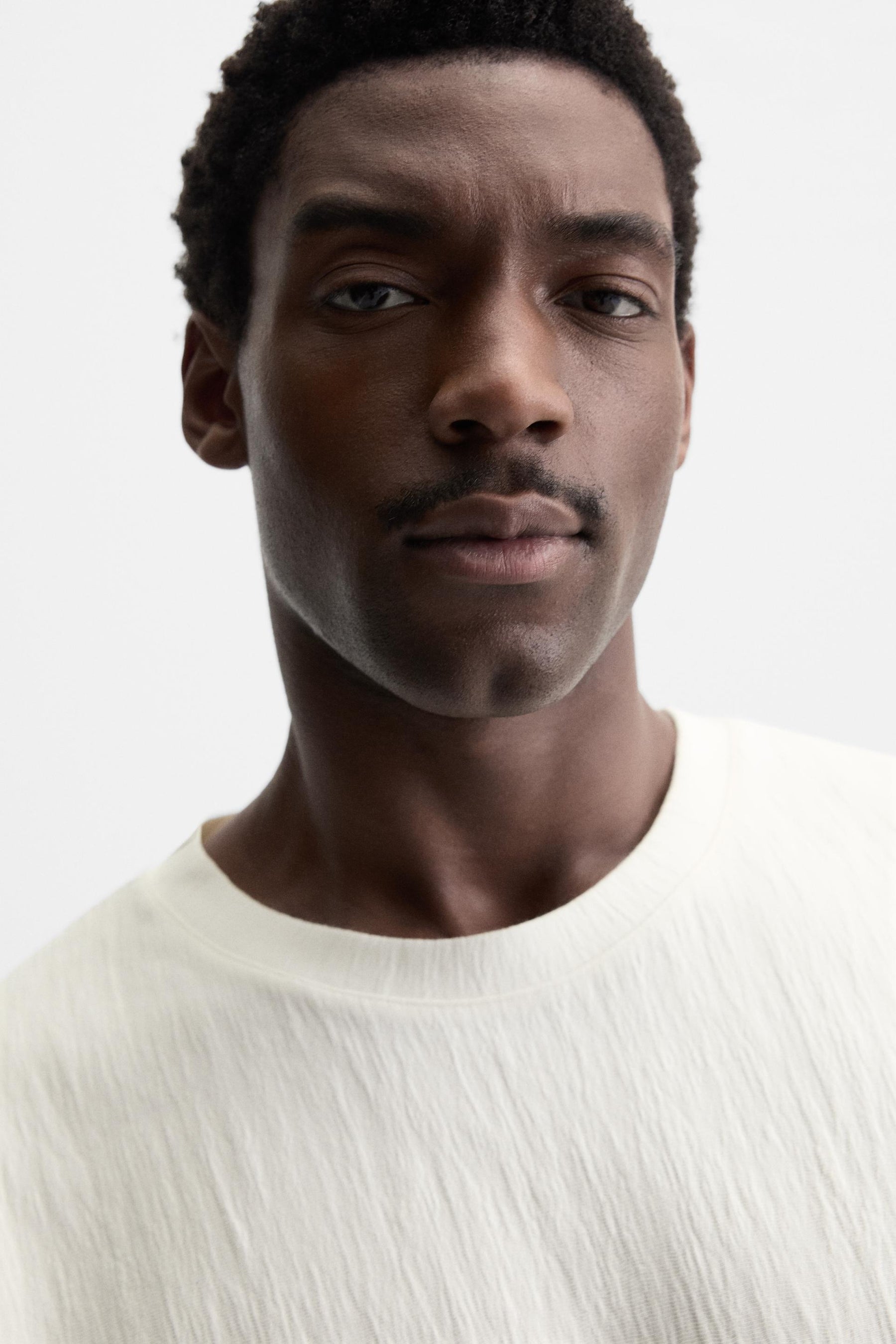 TEXTURED RELAXED FIT T-SHIRT - Image 6