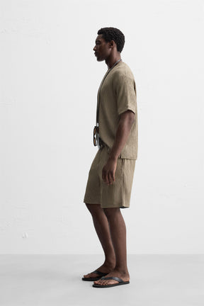 IRREGULAR TEXTURED BERMUDA SHORTS - Image 4