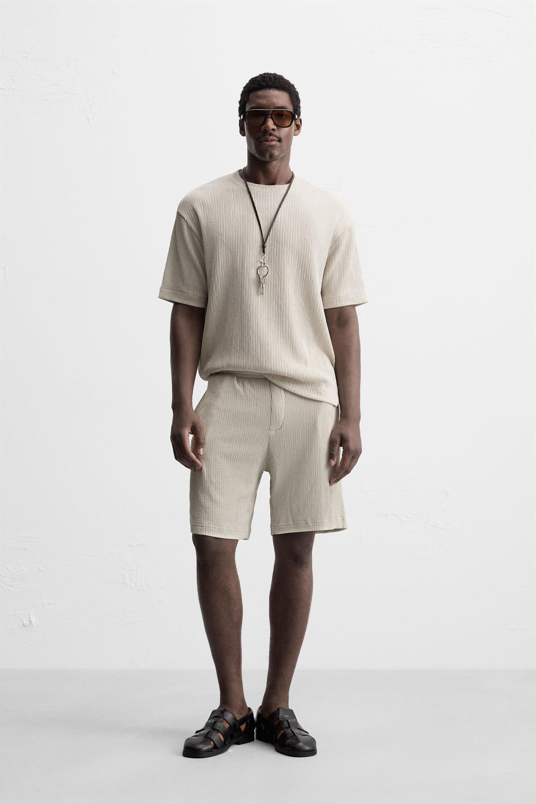 IRREGULAR TEXTURED BERMUDA SHORTS - Image 1