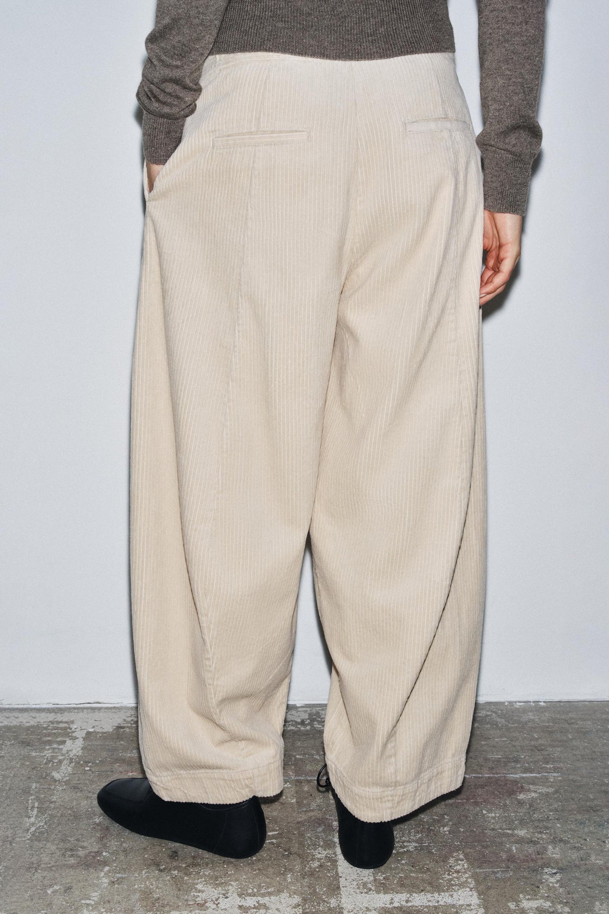 Barrel Corduroy Trousers
