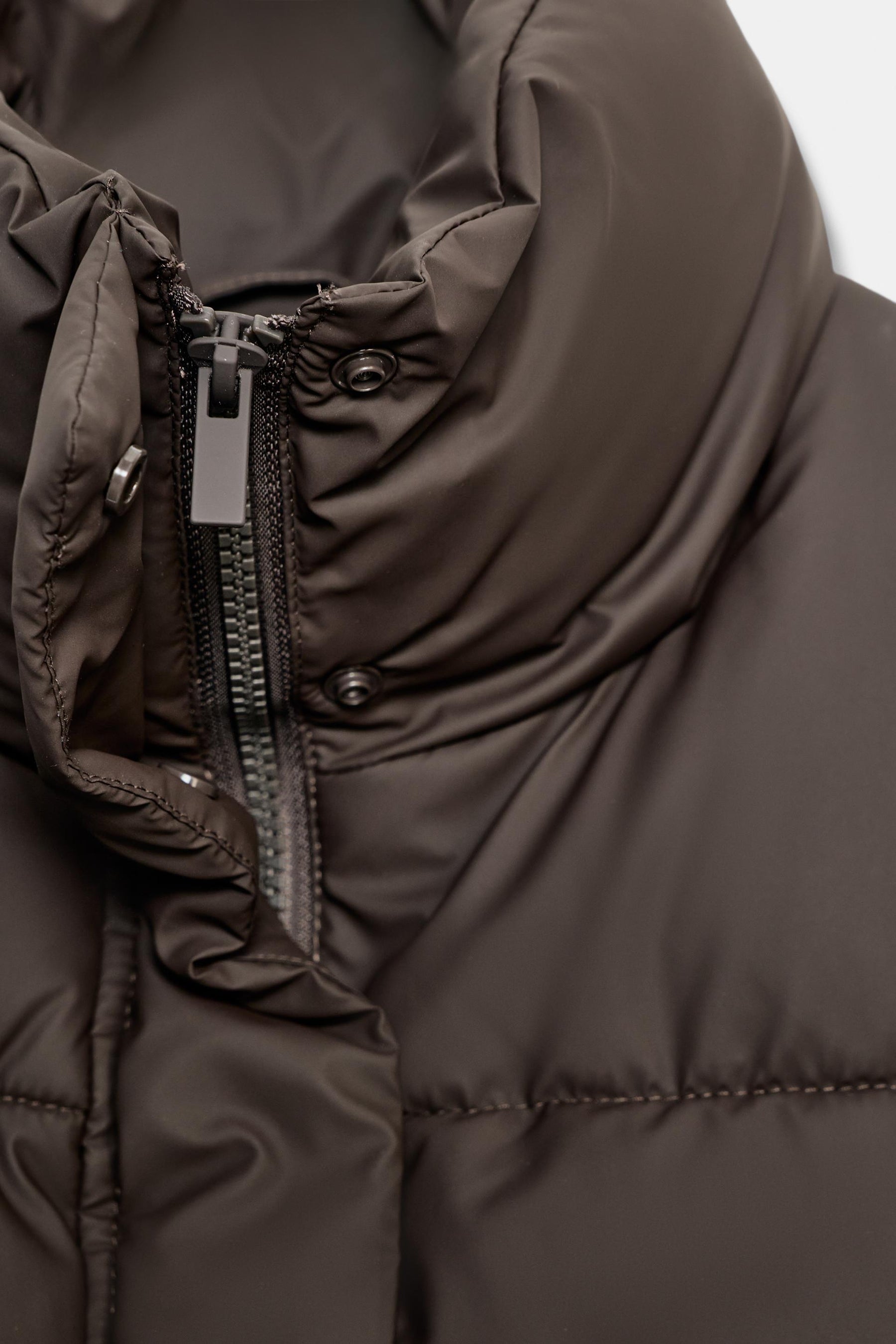 RUBBERISED PADDED GILET - Image 7