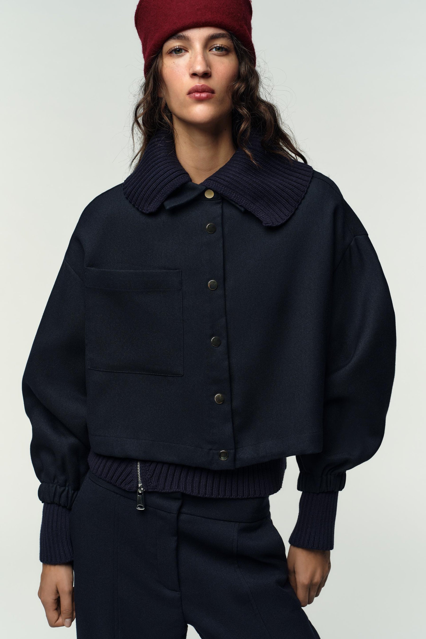 Straight-leg trousers with detail.