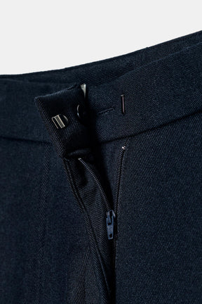 Straight-leg trousers with detail.