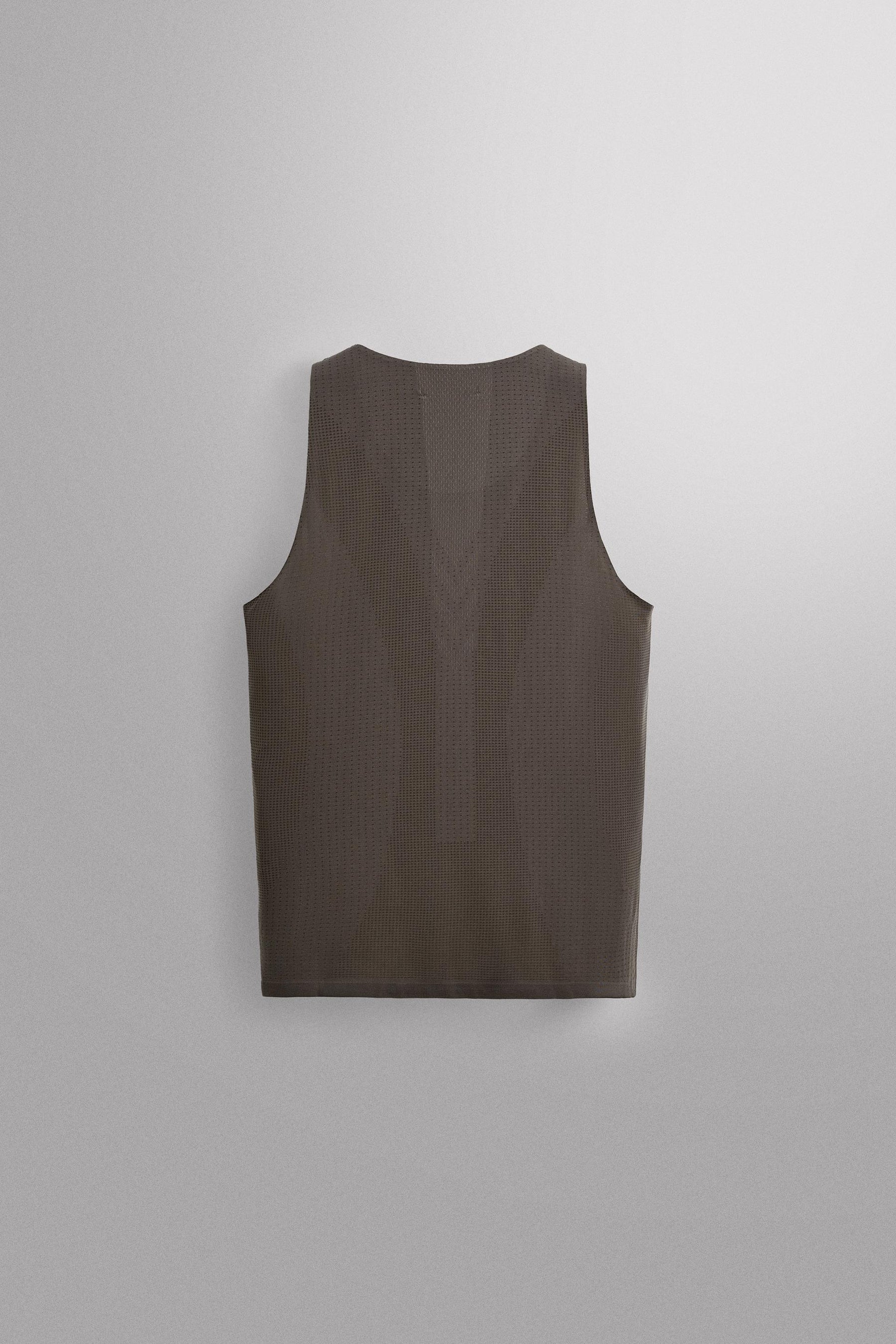 SEAMLESS TANK TOP - Image 7