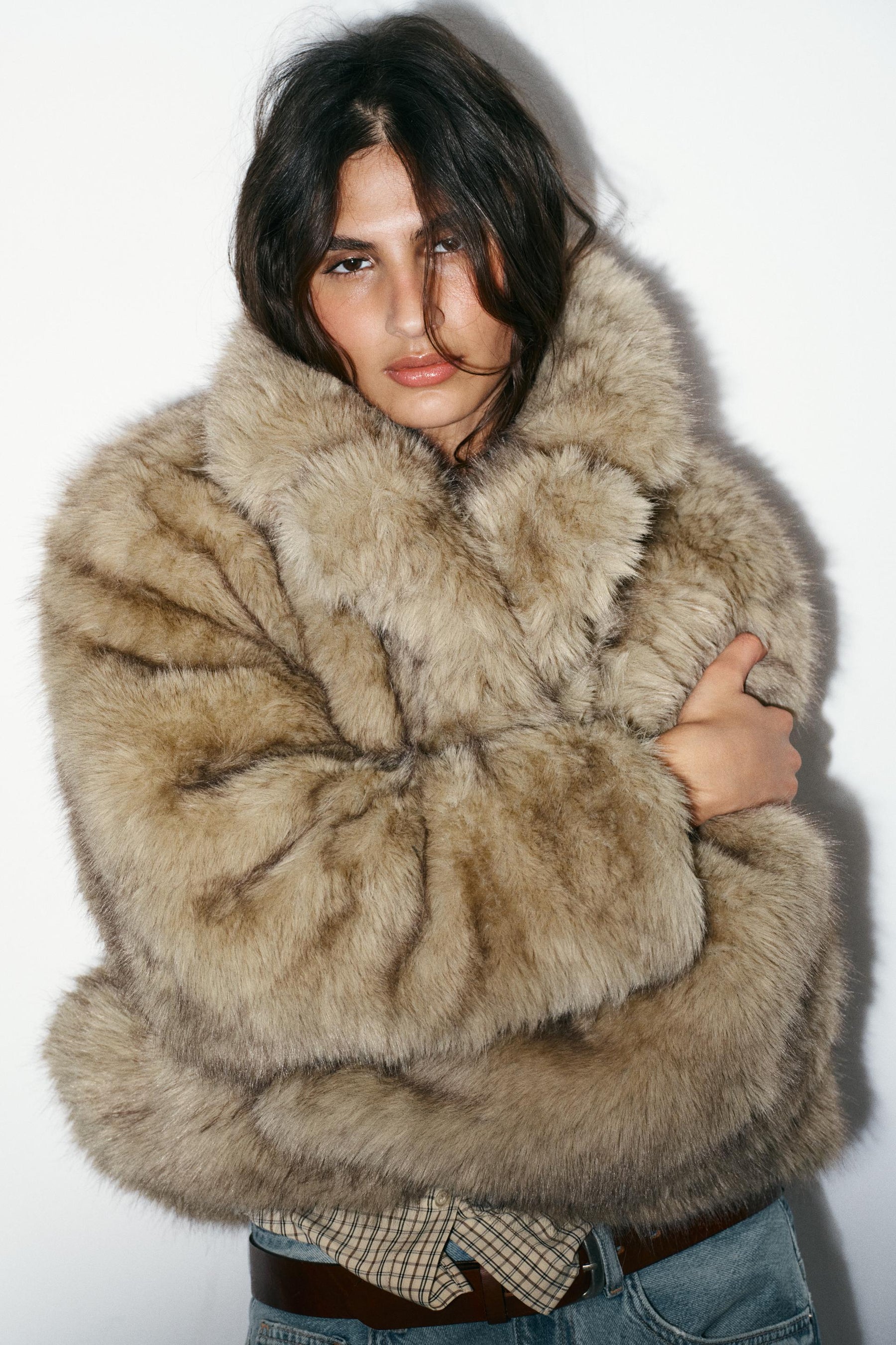 SHORT FAUX FUR COAT - Image 2