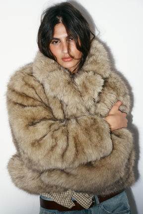 SHORT FAUX FUR COAT - Image 2