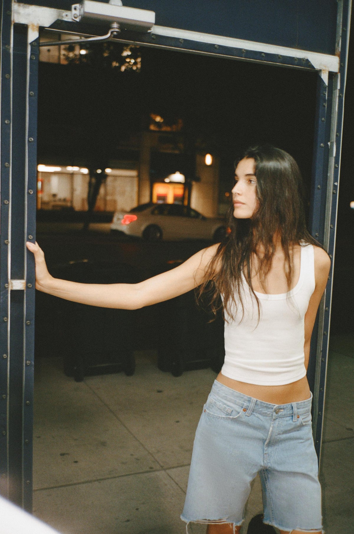 Mid-waist denim shorts