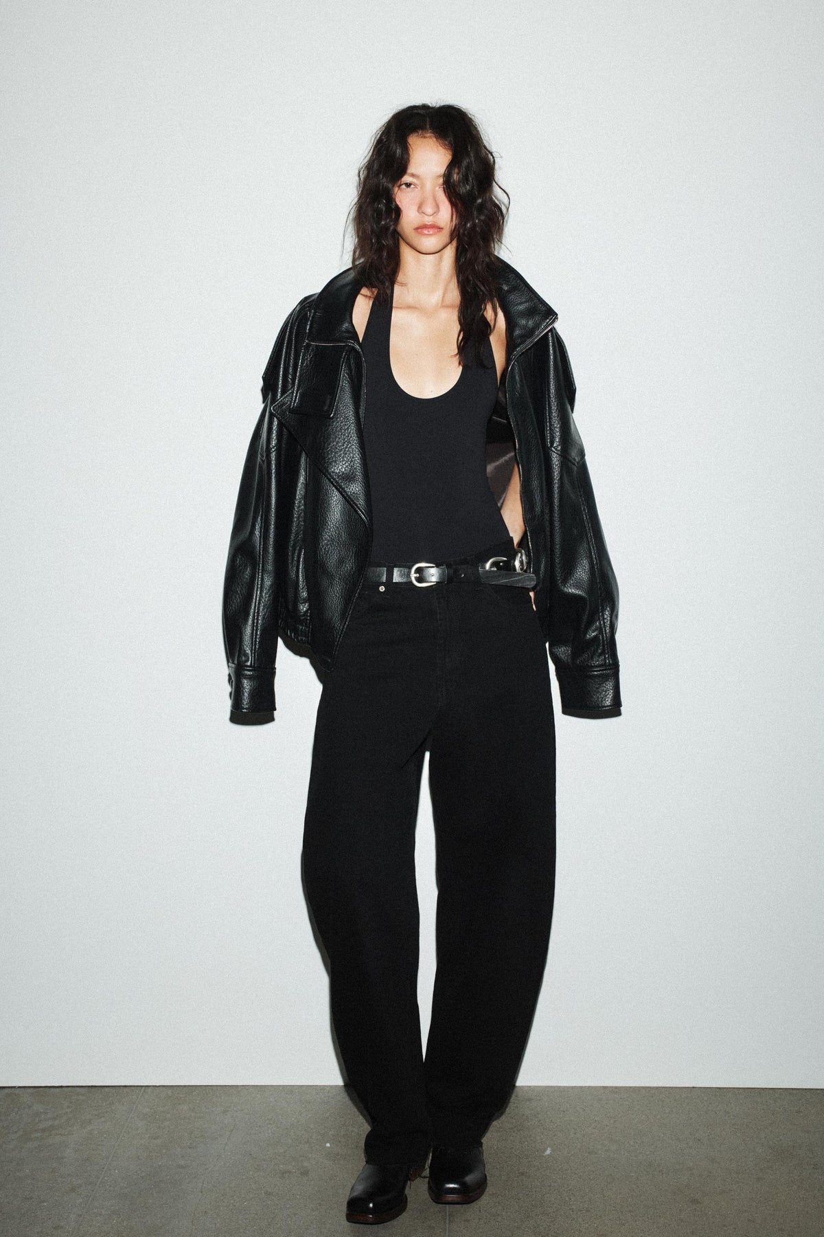 SEAMLESS HALTER BODYSUIT