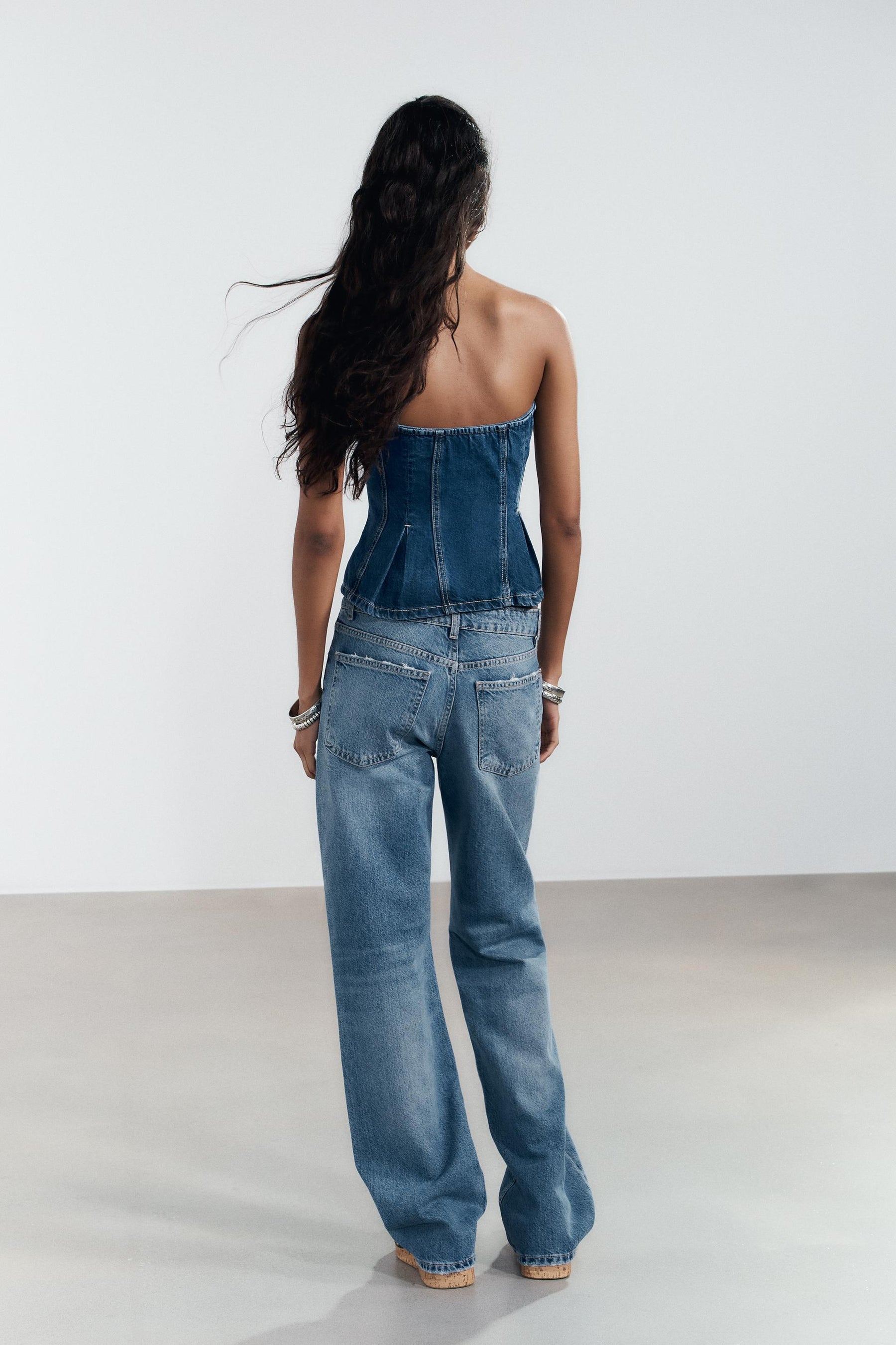 Mid-Waist Wide-Leg Jeans