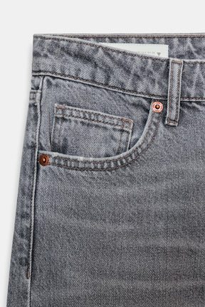 Wide-leg low-rise jeans