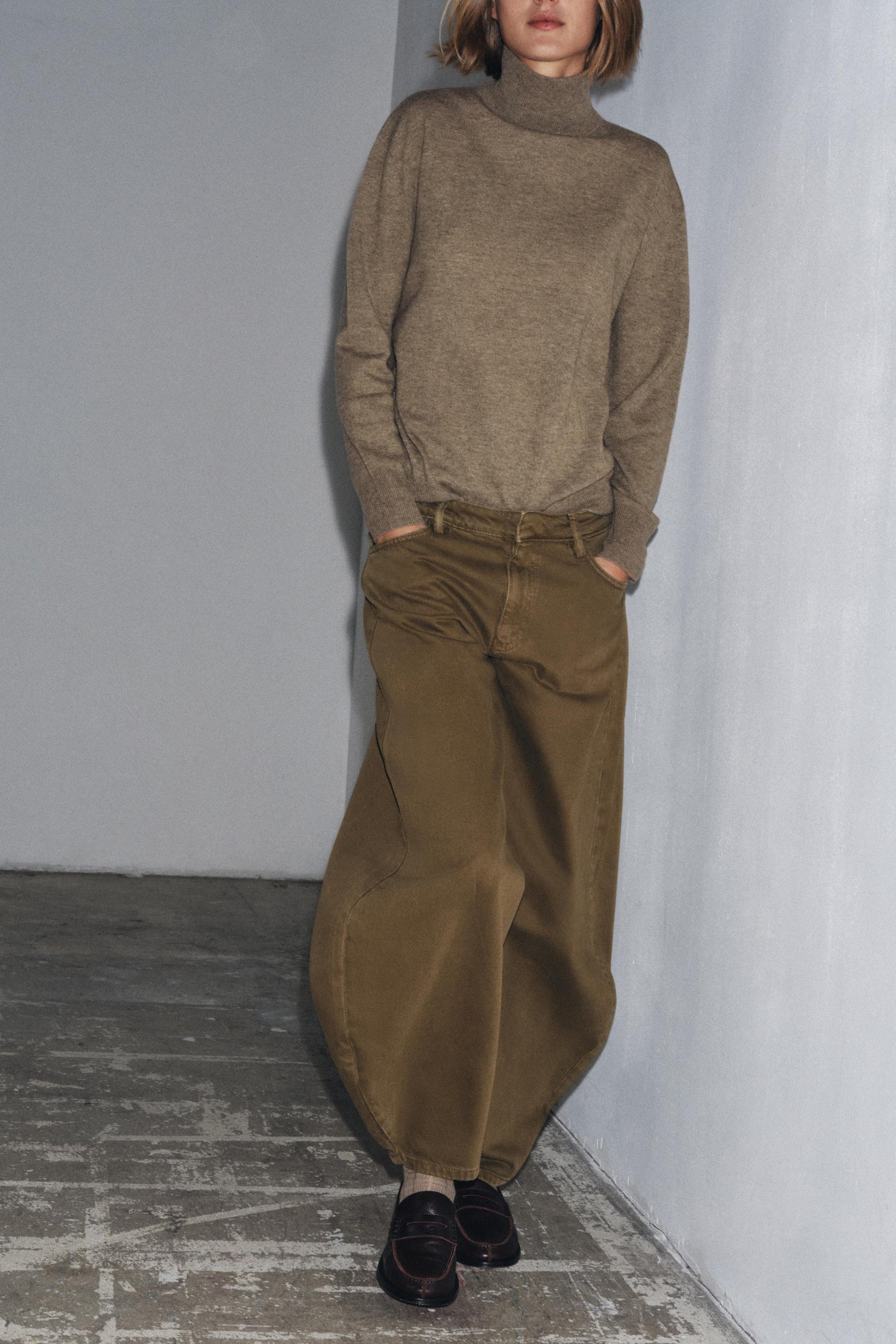 Barrel Mid-Waist Jeans