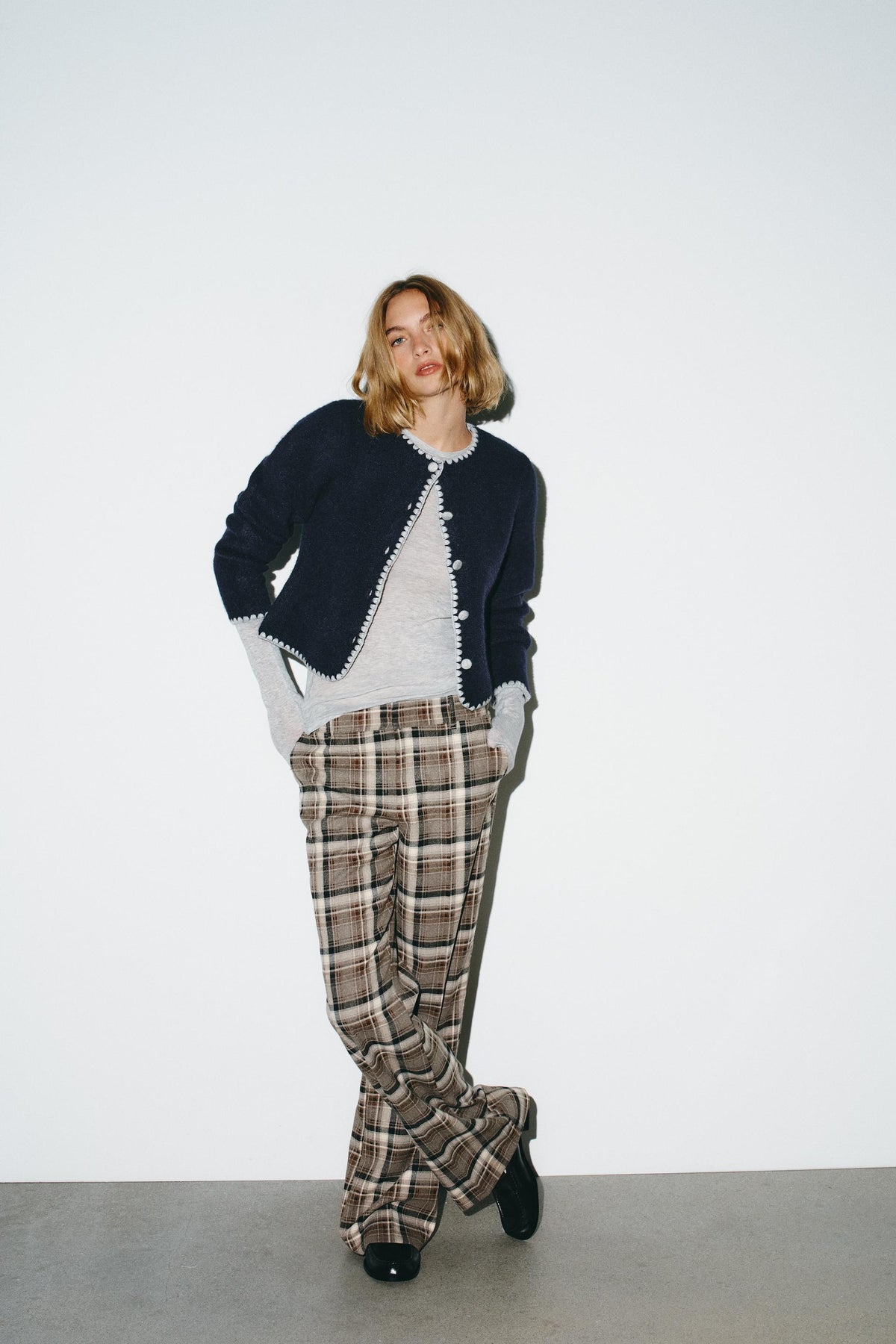 CONTRAST EMBROIDERED CARDIGAN - Image 1