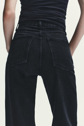 HIGH-WAIST WIDE-LEG JEANS