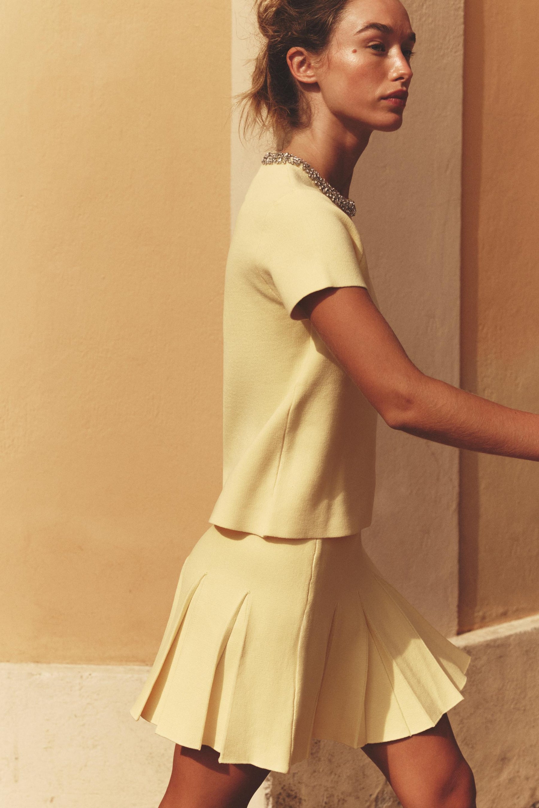 PLEATED KNIT MINI SKIRT - Image 4