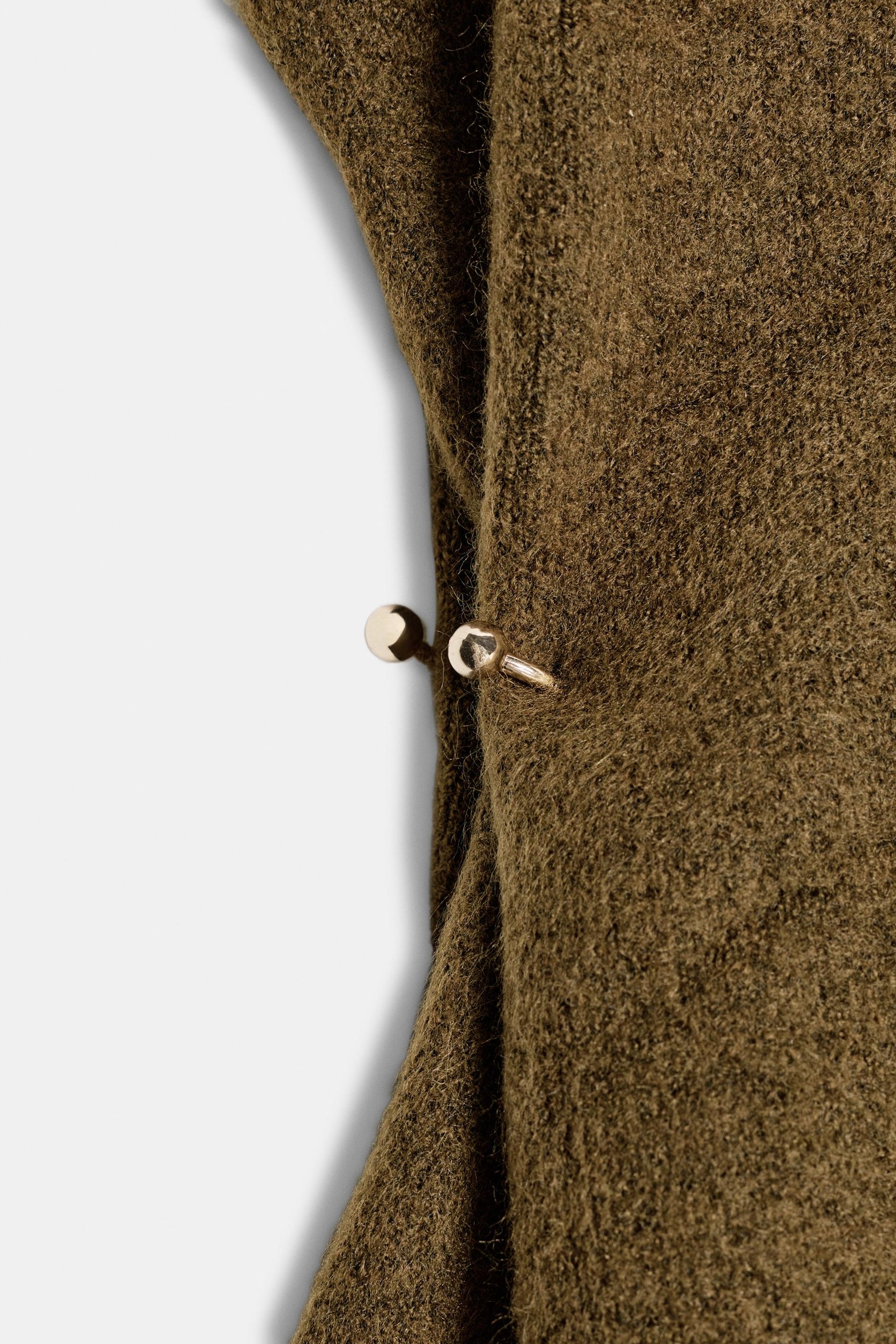 ASYMMETRIC KNIT TOP WITH SIDE APPLIQUÉS - Image 3