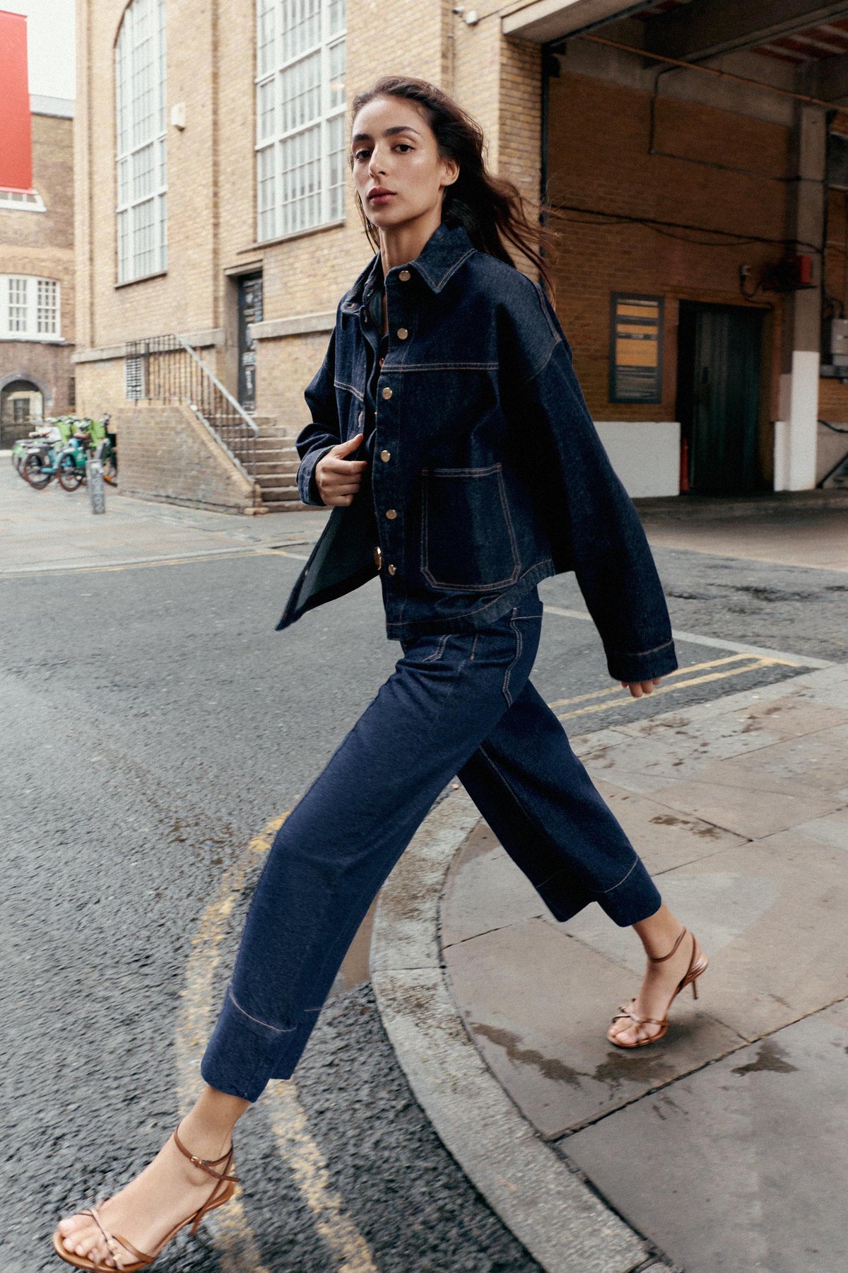 High-waist cropped jeans