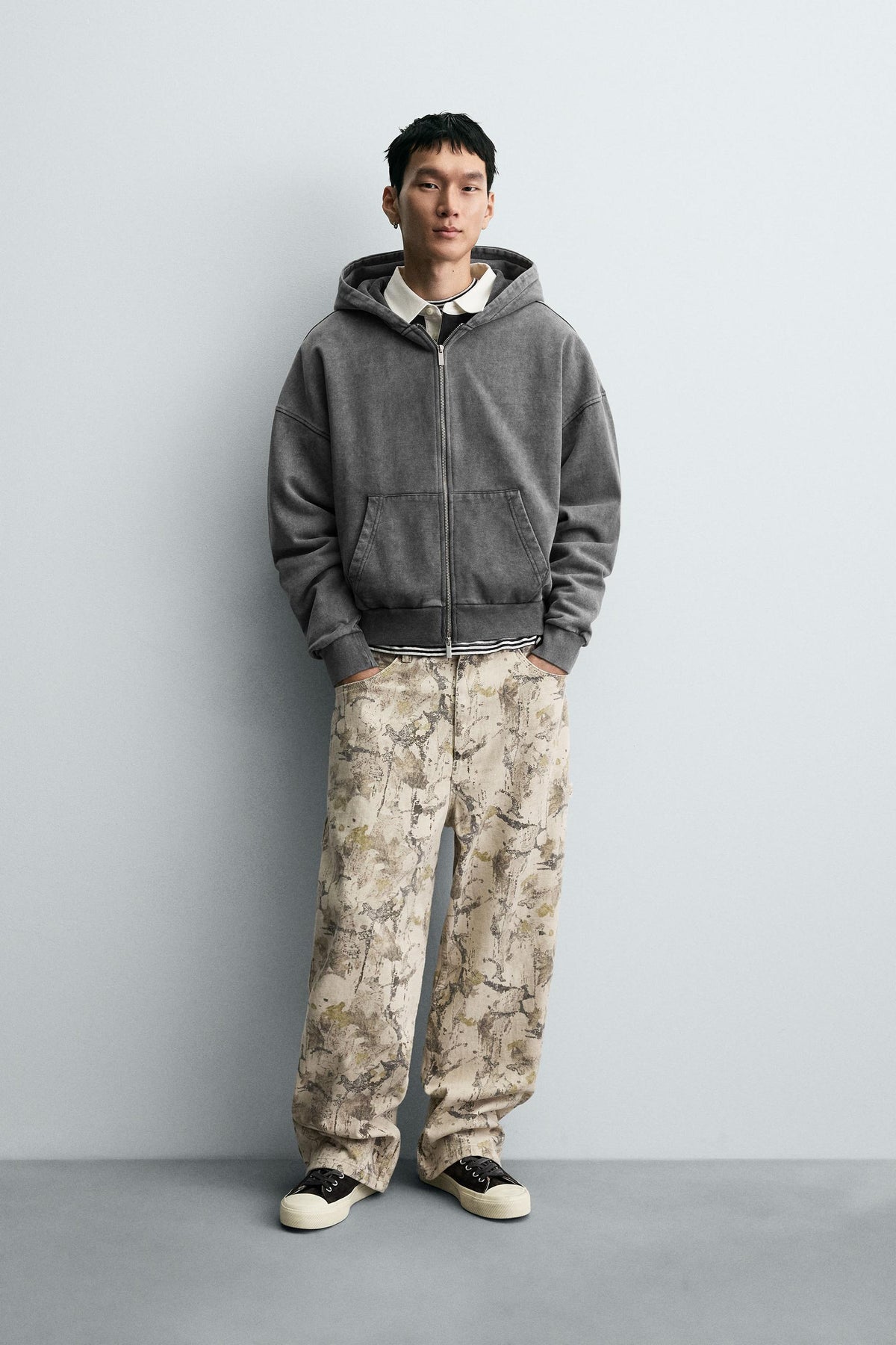 ABSTRACT PRINT BAGGY FIT CARPENTER TROUSERS - Image 1